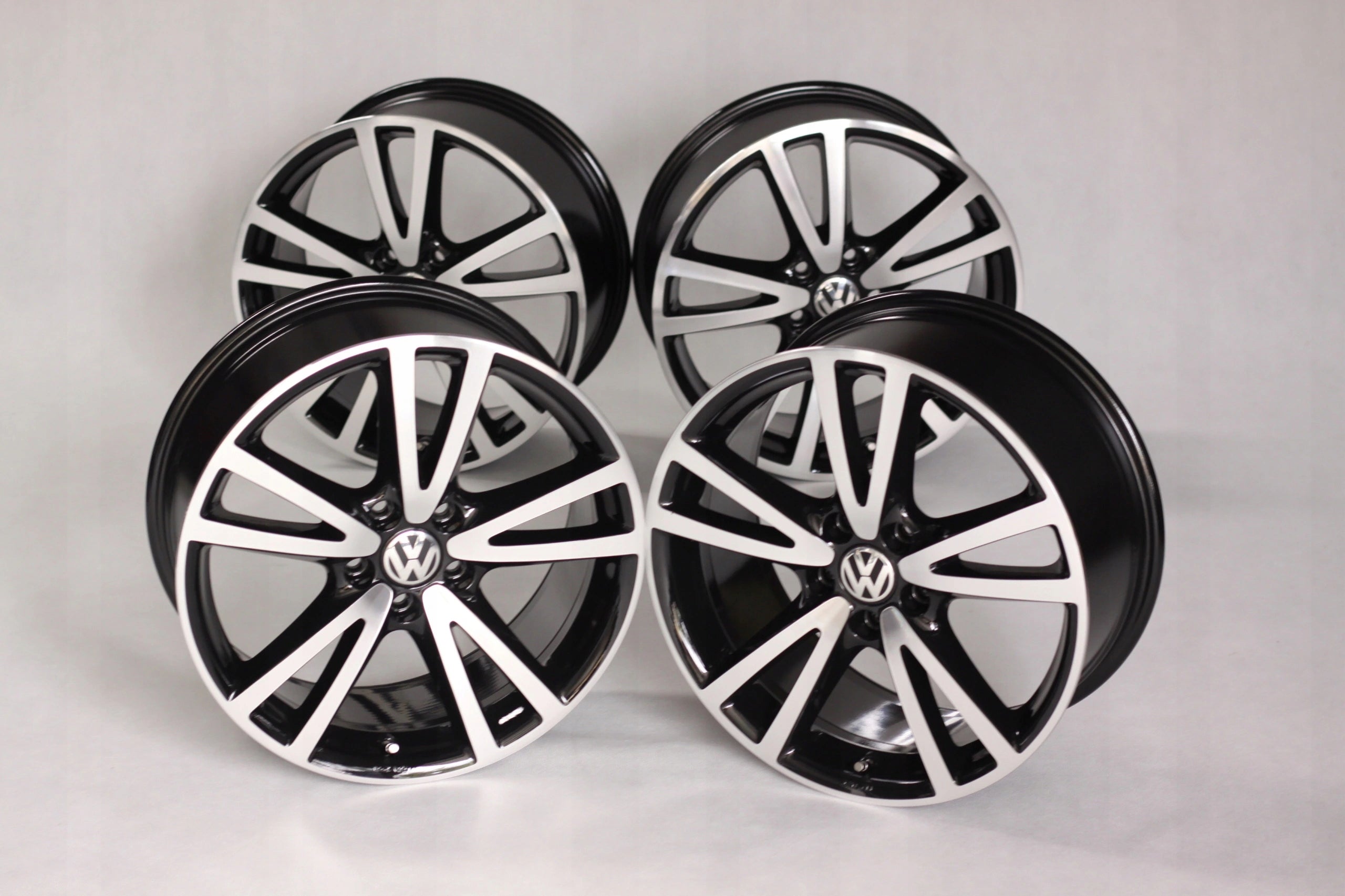 Alu Felge Volkswagen T5 Touran Golf Aluminum rim 18 Zoll 8.0J 5x112 50ET