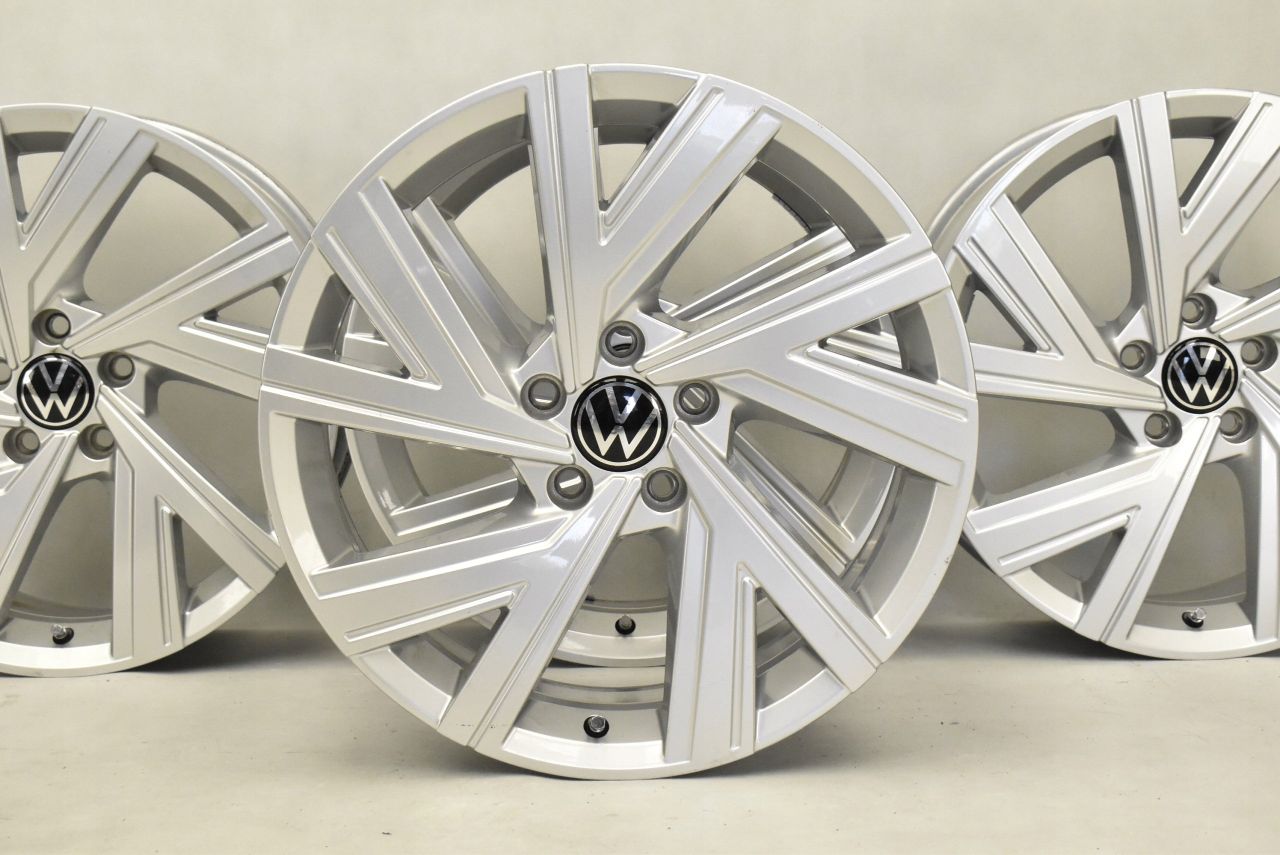 Alu Felge Volkswagen T5 Golf Aluminum rim 18 Zoll 7.5J 5x112 51ET 5H0601025AE