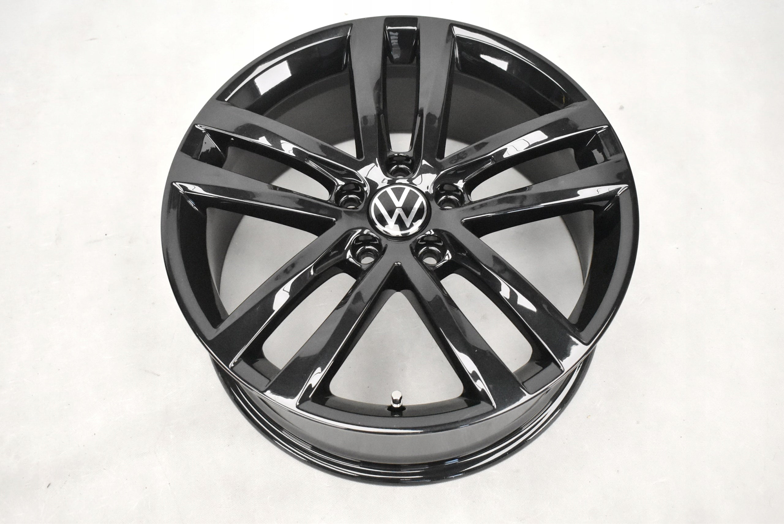 Alu Felge Volkswagen T5 Golf Aluminum rim 18 Zoll 7.5J 5x112 51ET 5G0601025AF