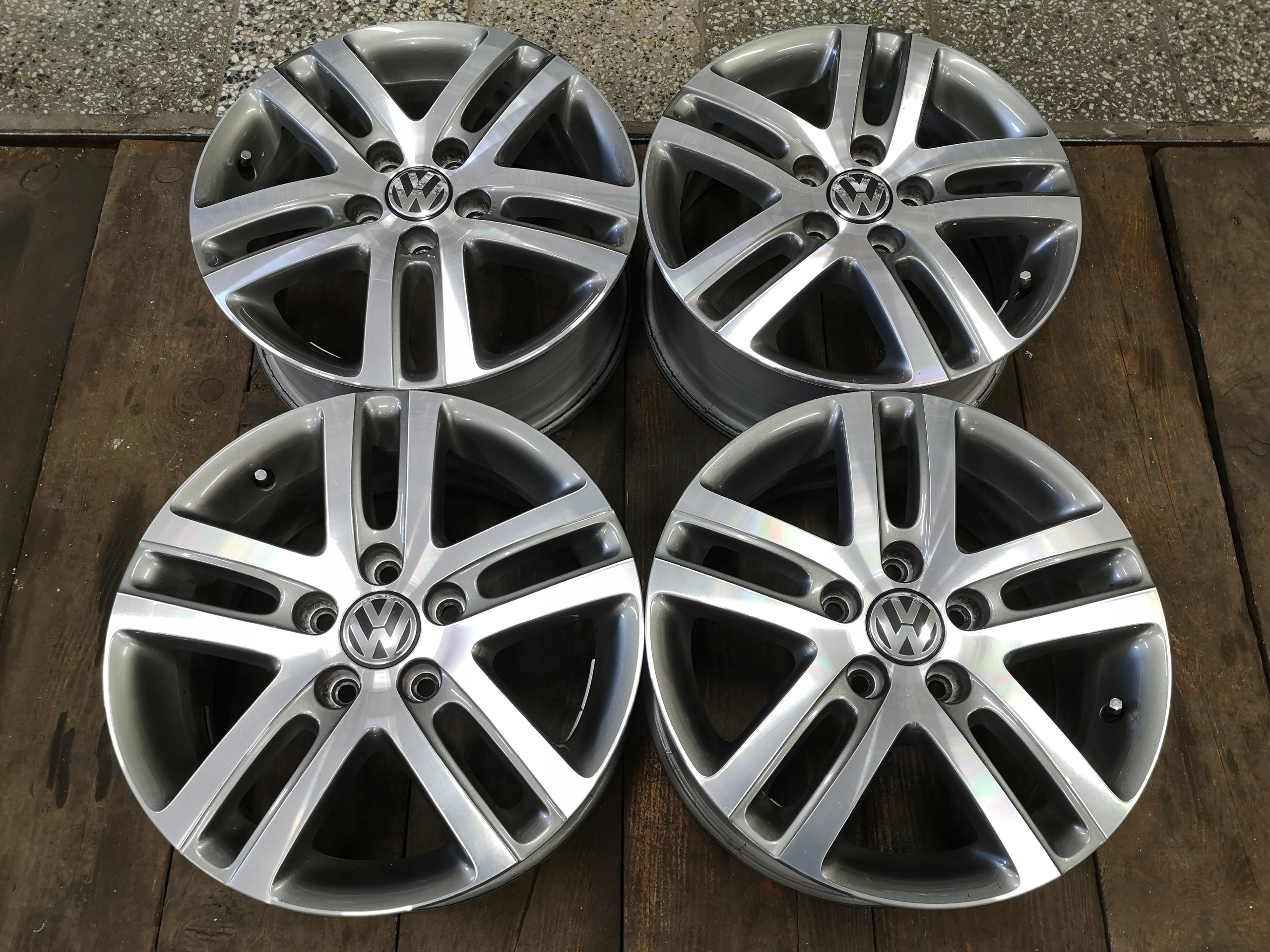 Alu Felge Volkswagen Touran Golf 16 Zoll 6.5J 5x112 50ET 1K0601025DF