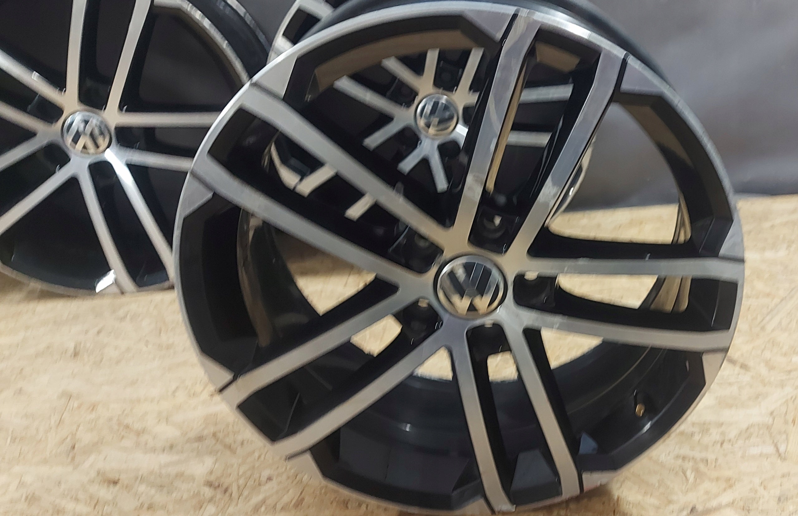 Alu Felge Volkswagen Golf Aluminum rim 18 Zoll 7.5J 5x112 49ET 5G0601025AQ