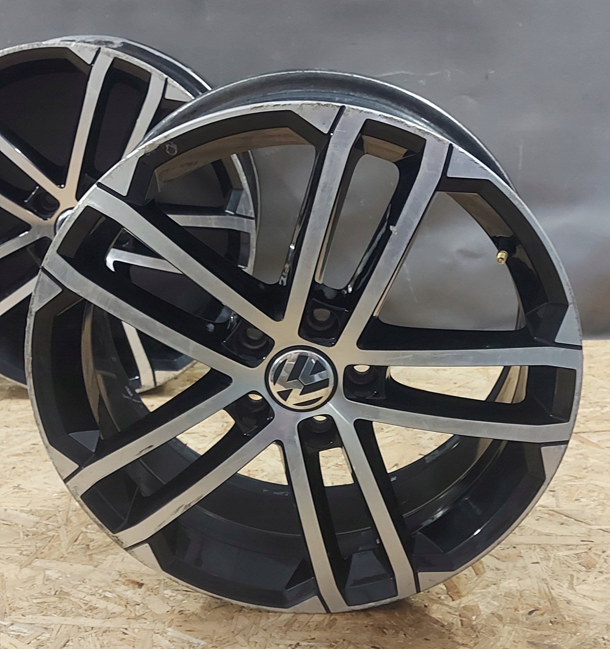 Alu Felge Volkswagen Golf Aluminum rim 18 Zoll 7.5J 5x112 49ET 5G0601025AQ