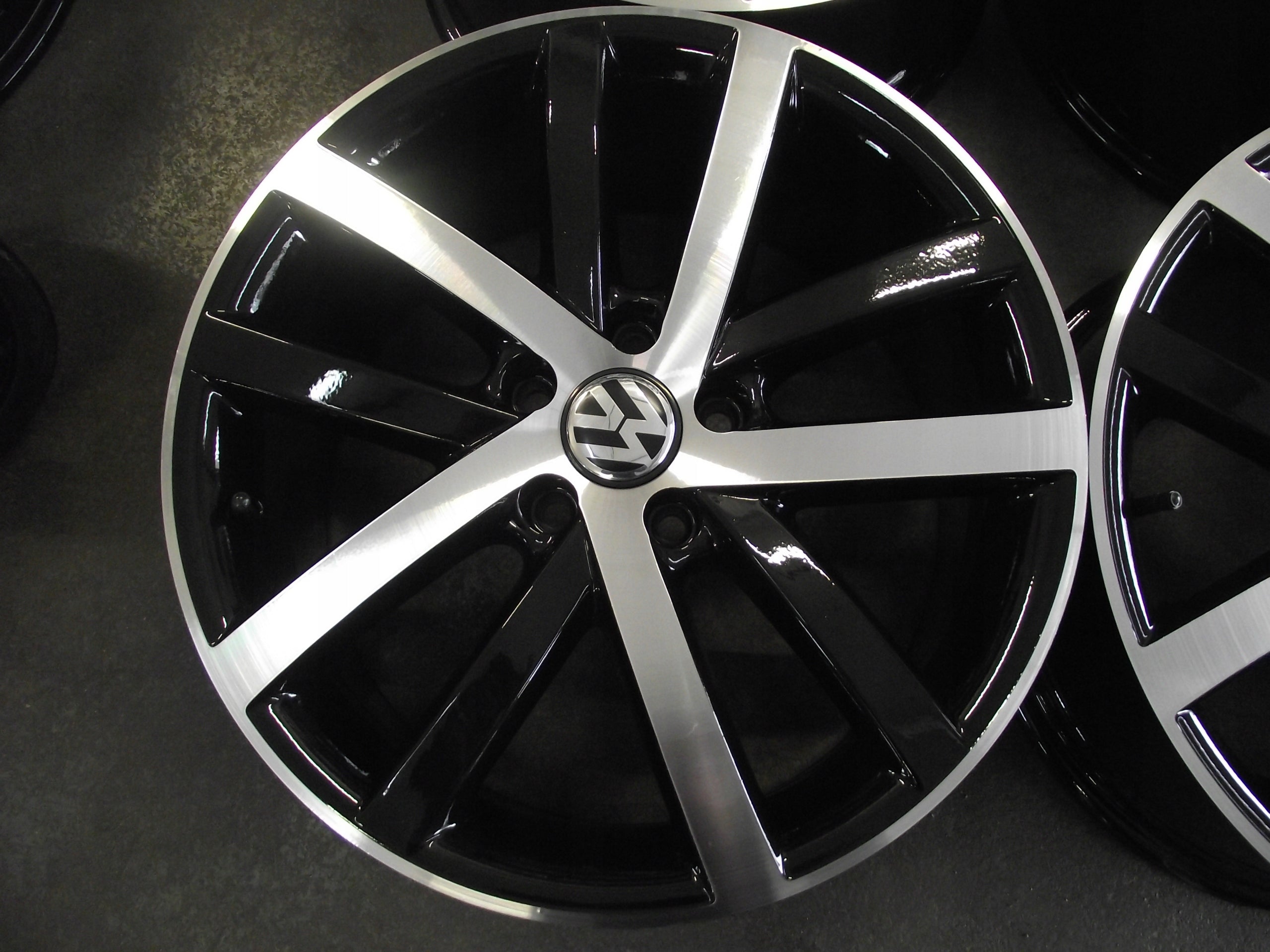 Alu Felge Volkswagen Golf Aluminum rim 18 Zoll 7.5J 5x112 51ET 5K0601025AF