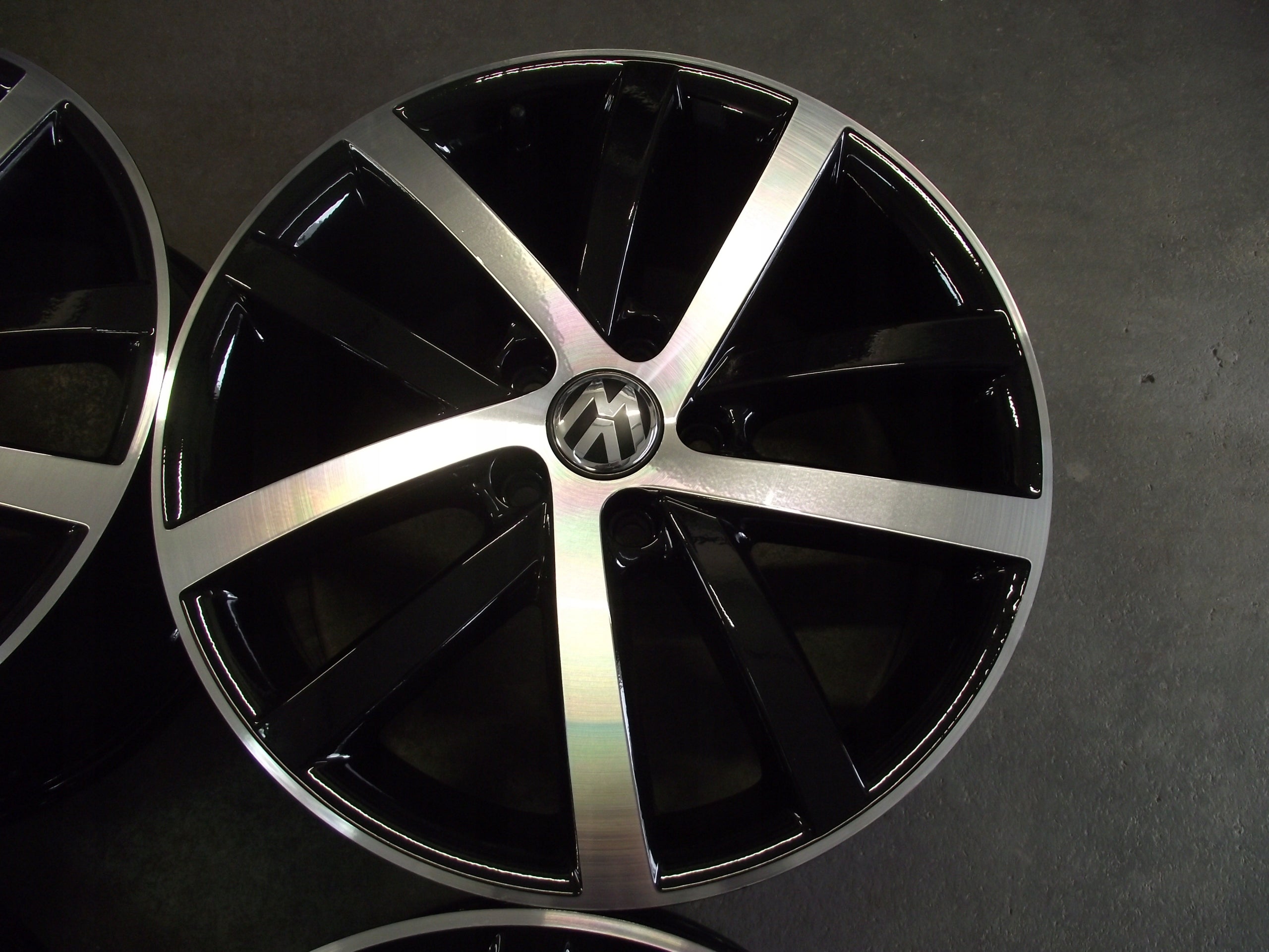 Alu Felge Volkswagen Golf Aluminum rim 18 Zoll 7.5J 5x112 51ET 5K0601025AF