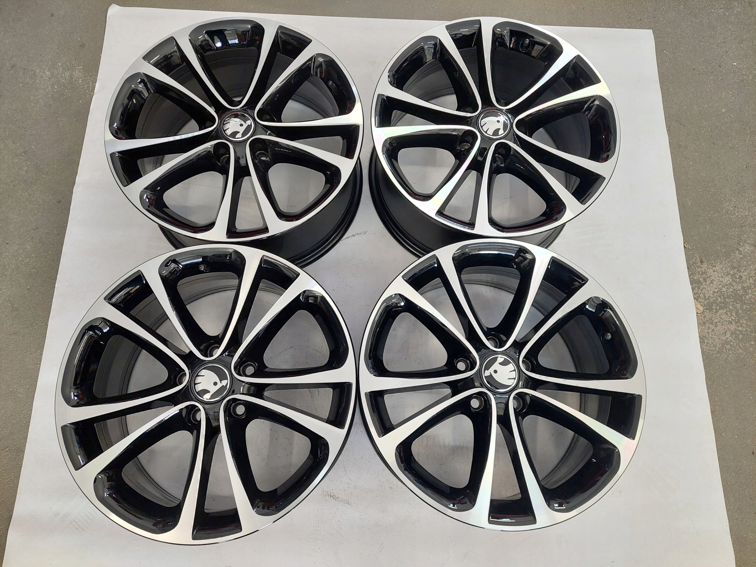  Alu Felge Volkswagen KÃ¤fer Aluminum rim 17 Zoll 8.0J 5x112 3C8601025K product image