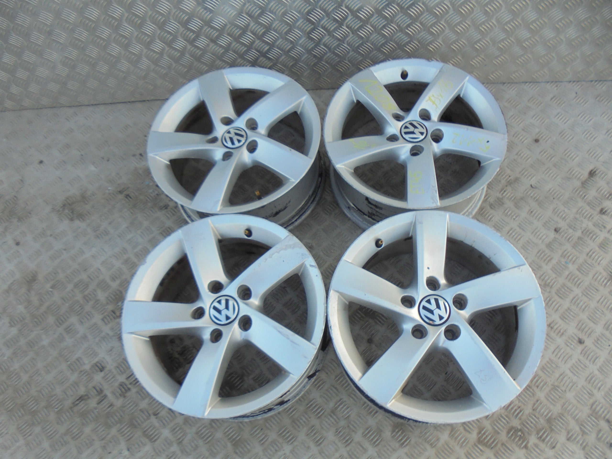 Alu Felge Volkswagen Fox Aluminum rim 16 Zoll 7.0J 5x112 45ET