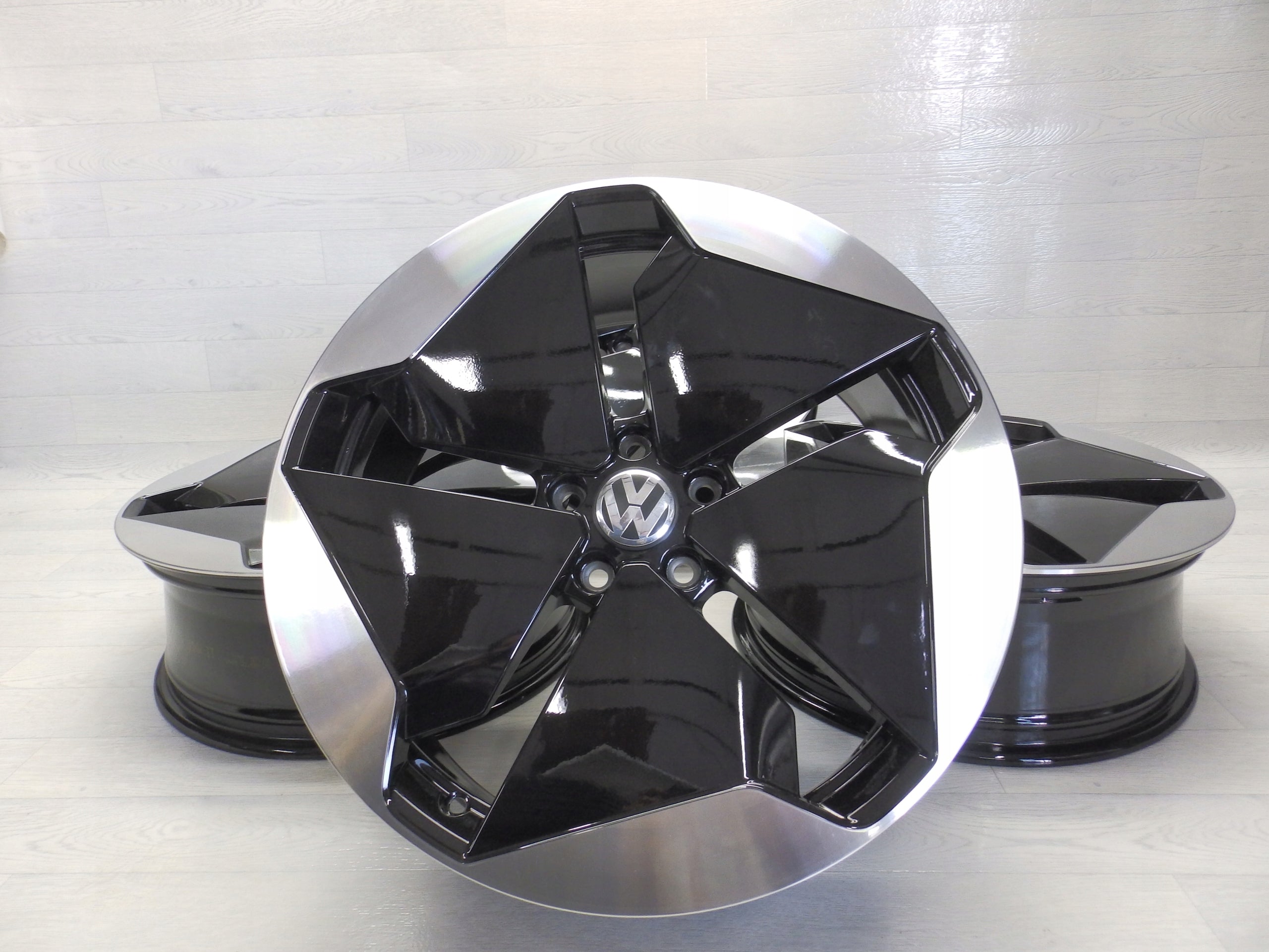  Alu Felge Volkswagen ID.3 T4 Aluminum rim 20 Zoll 7.5J 5x112 44ET 10A601025 product image