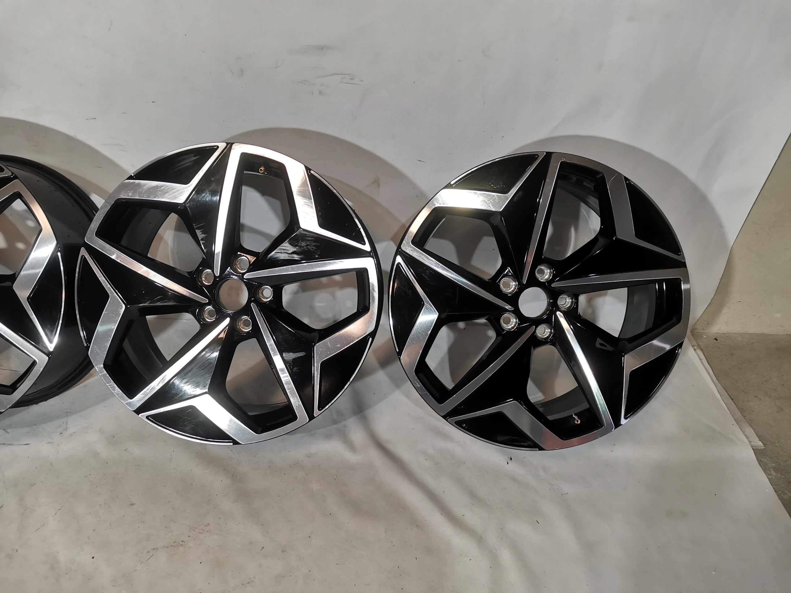 Alu Felge Volkswagen ID.3 T5 Aluminum rim 19 Zoll 7.5J 5x112 50ET 10A601026