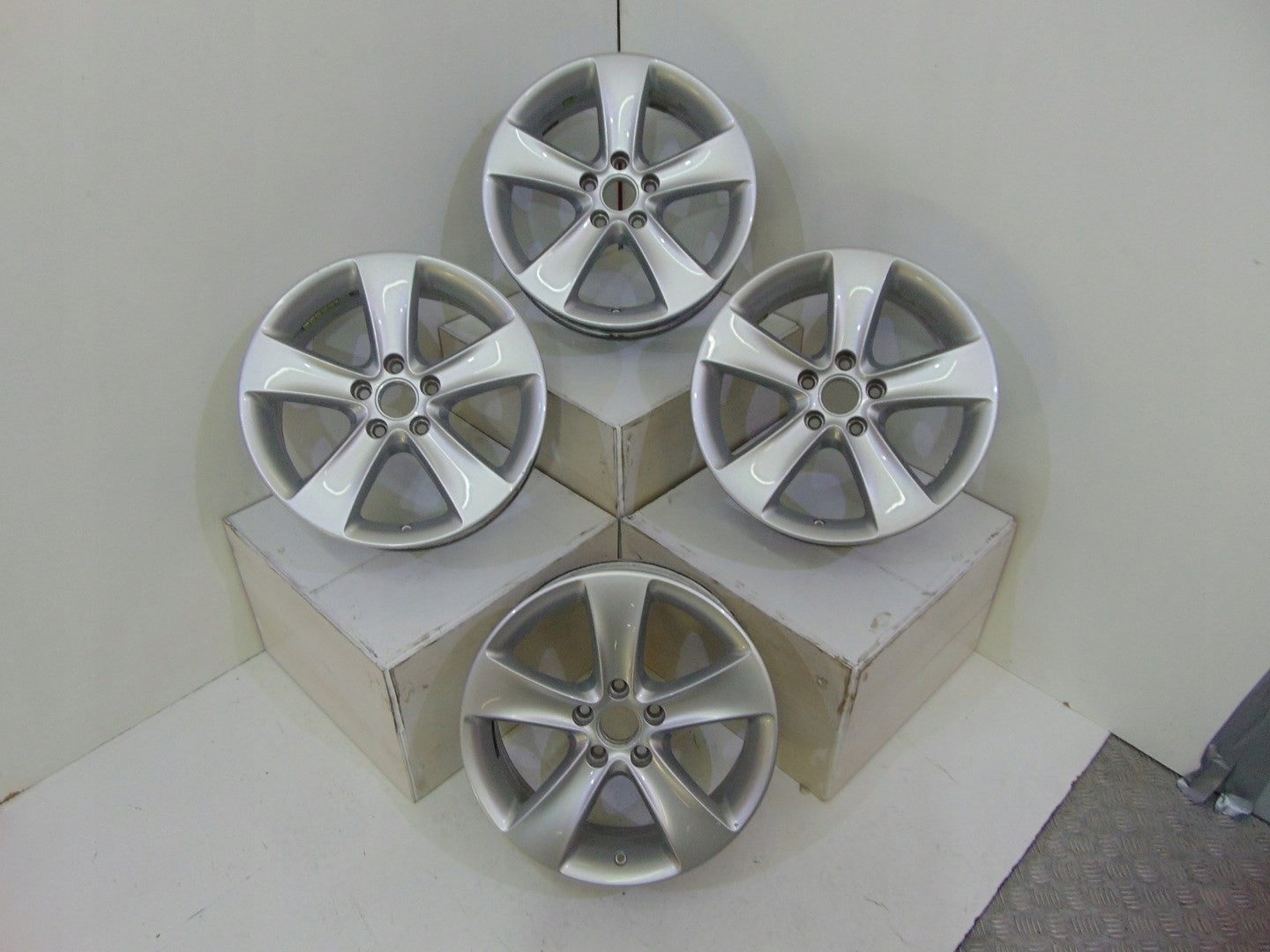 Alu Felge Volkswagen T3 Jetta Passat 17 Zoll 6.5J 5x112 39ET 3C8601025F