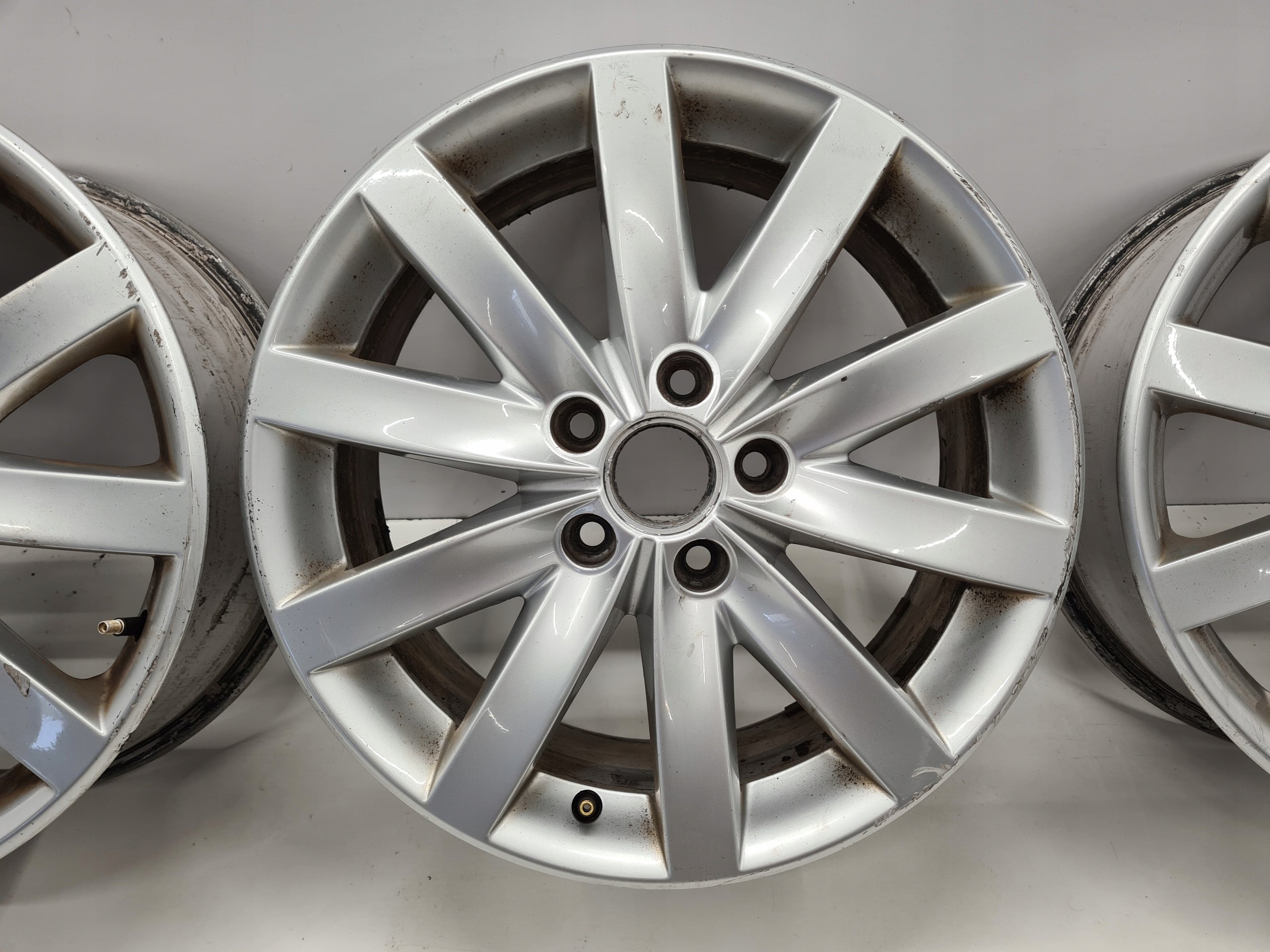 Alu Felge Volkswagen Jetta T5 Aluminum rim 17 Zoll 7.0J 5x112 5K0601025F