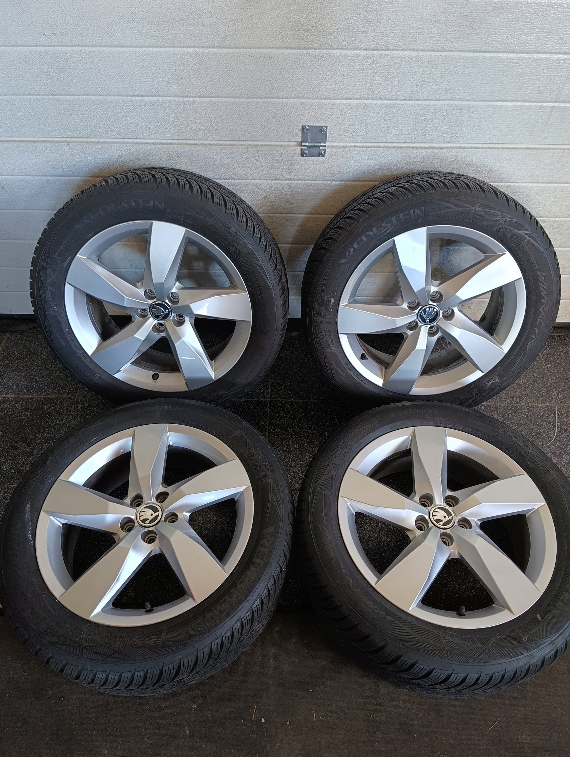 Alu Felge Volkswagen ID.3 Aluminum rim 17 Zoll 6.5J 5x100 39ET 2GM601025A