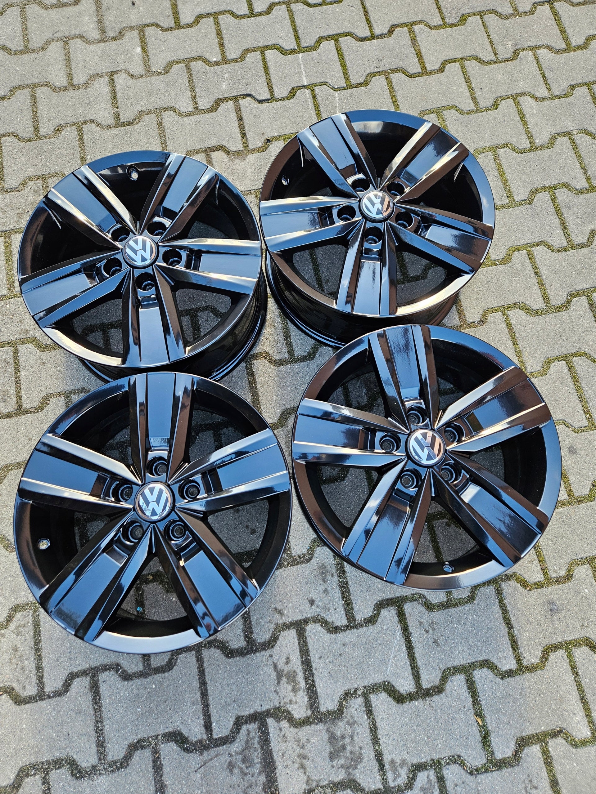  Alu Felge Volkswagen T6 LT Multivan Transporter T5 17 Zoll 7.0J 5x120 55ET 7E0601025P product image