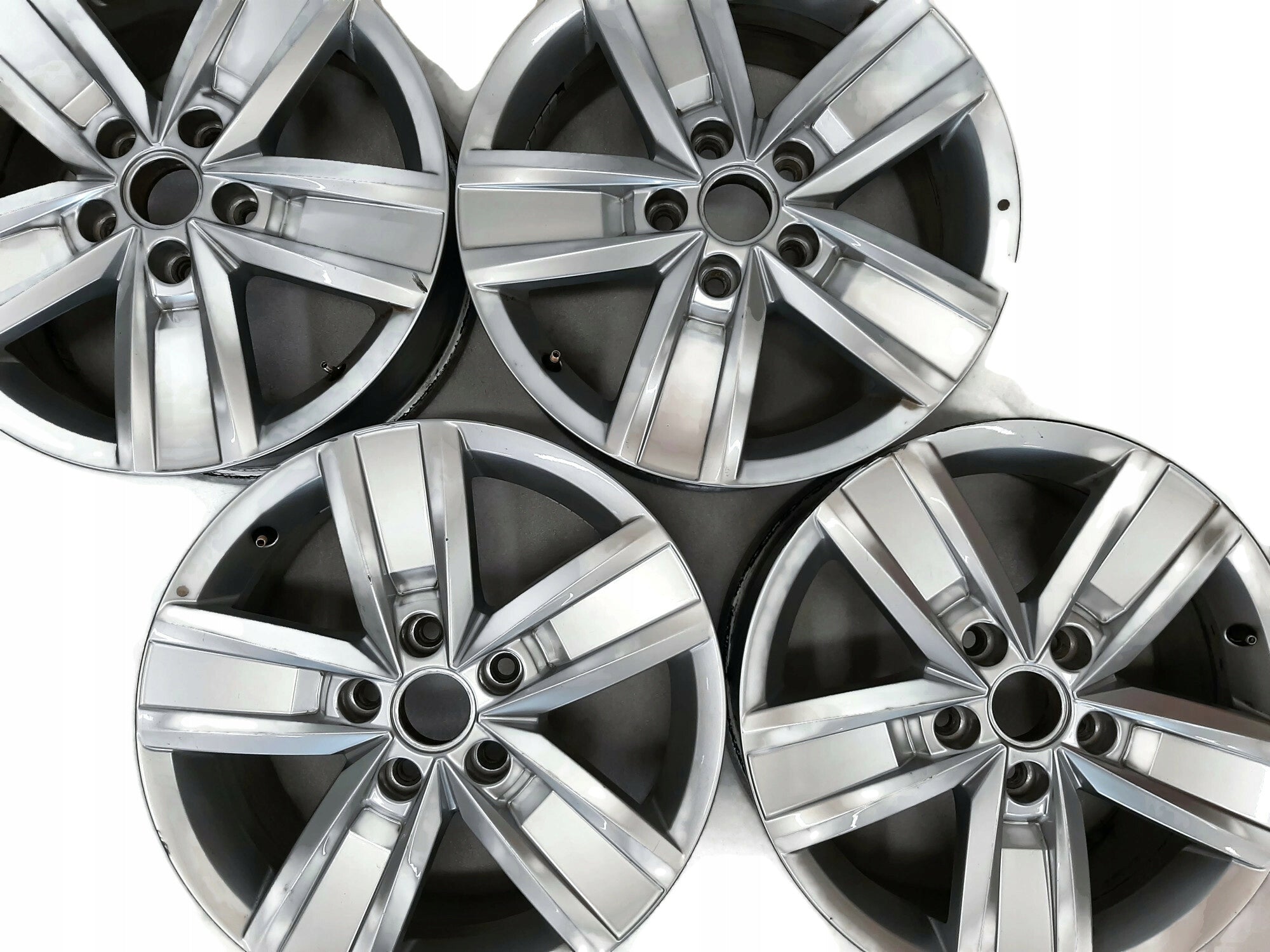  Aluminium rim Volkswagen LT Multivan T5 T6 17 inch 7.0J 5x120 55ET 7E0601025P  product image