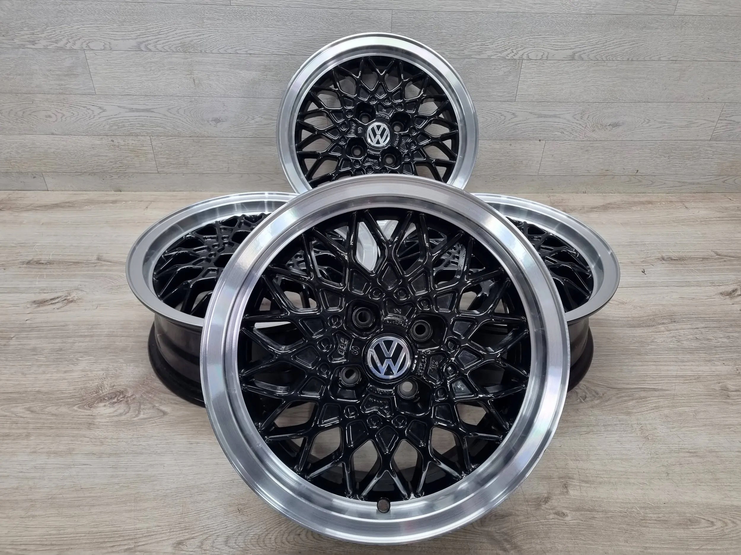  Alu rim Volkswagen T3 Golf Aluminum rim 15 inch 6.0J 4x100 35ET 165601025  product image