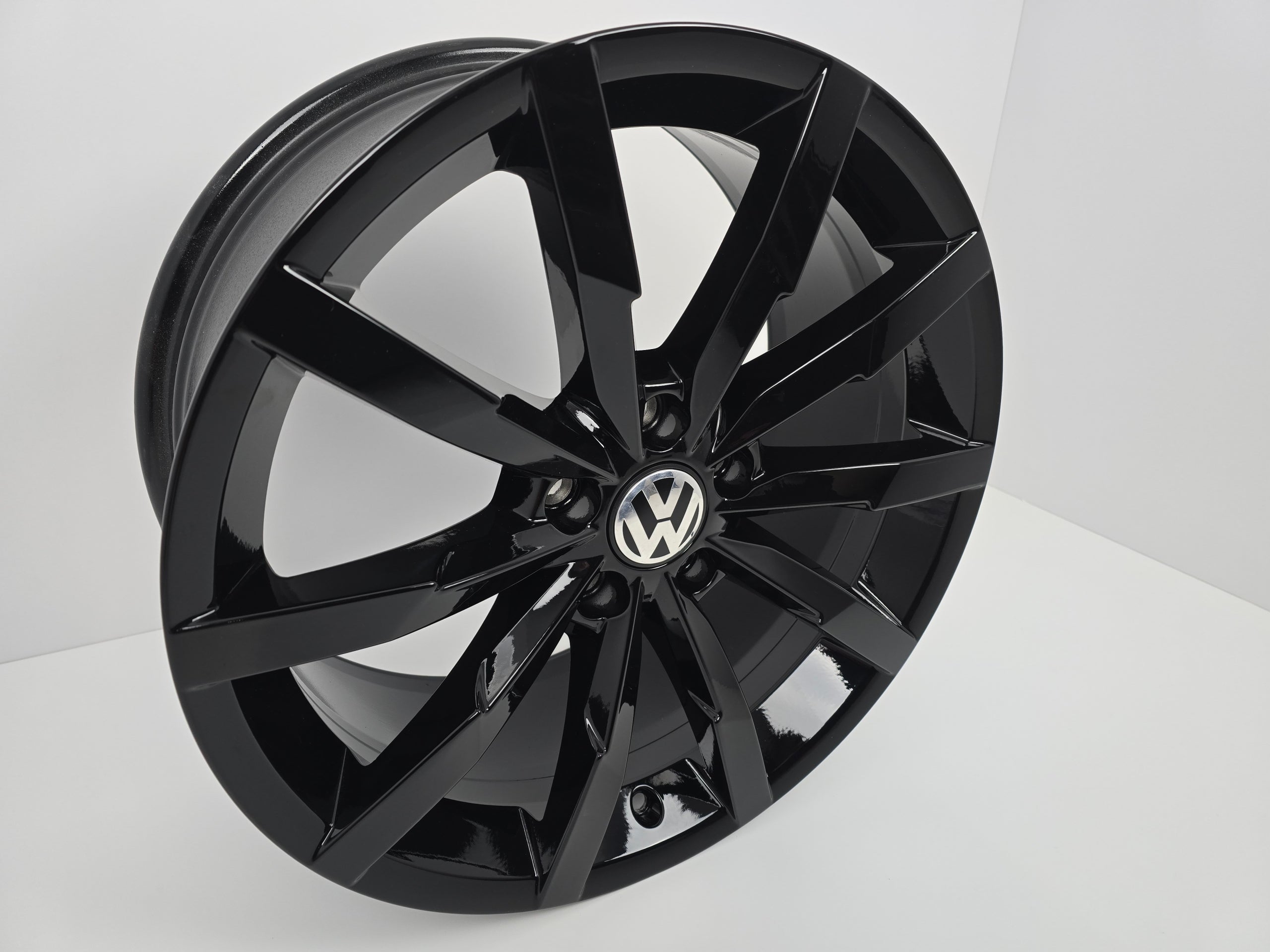 Alu Felge Volkswagen Passat Touran Tiguan Golf 18 Zoll 8.0J 5x112 44ET