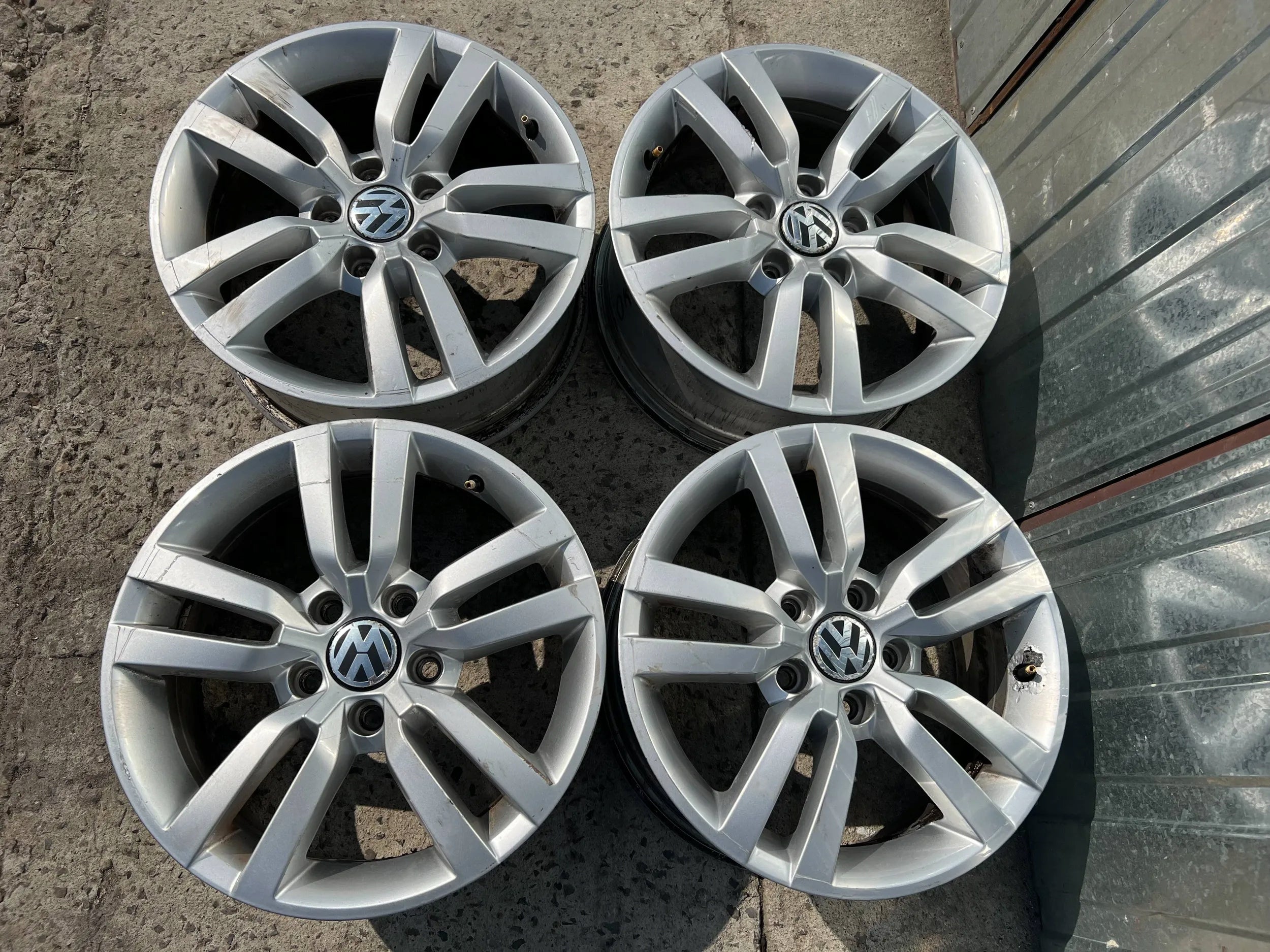  Alu Felge Volkswagen Tiguan Aluminum rim 16 Zoll 6.5J 5x112 5N0601025R product image