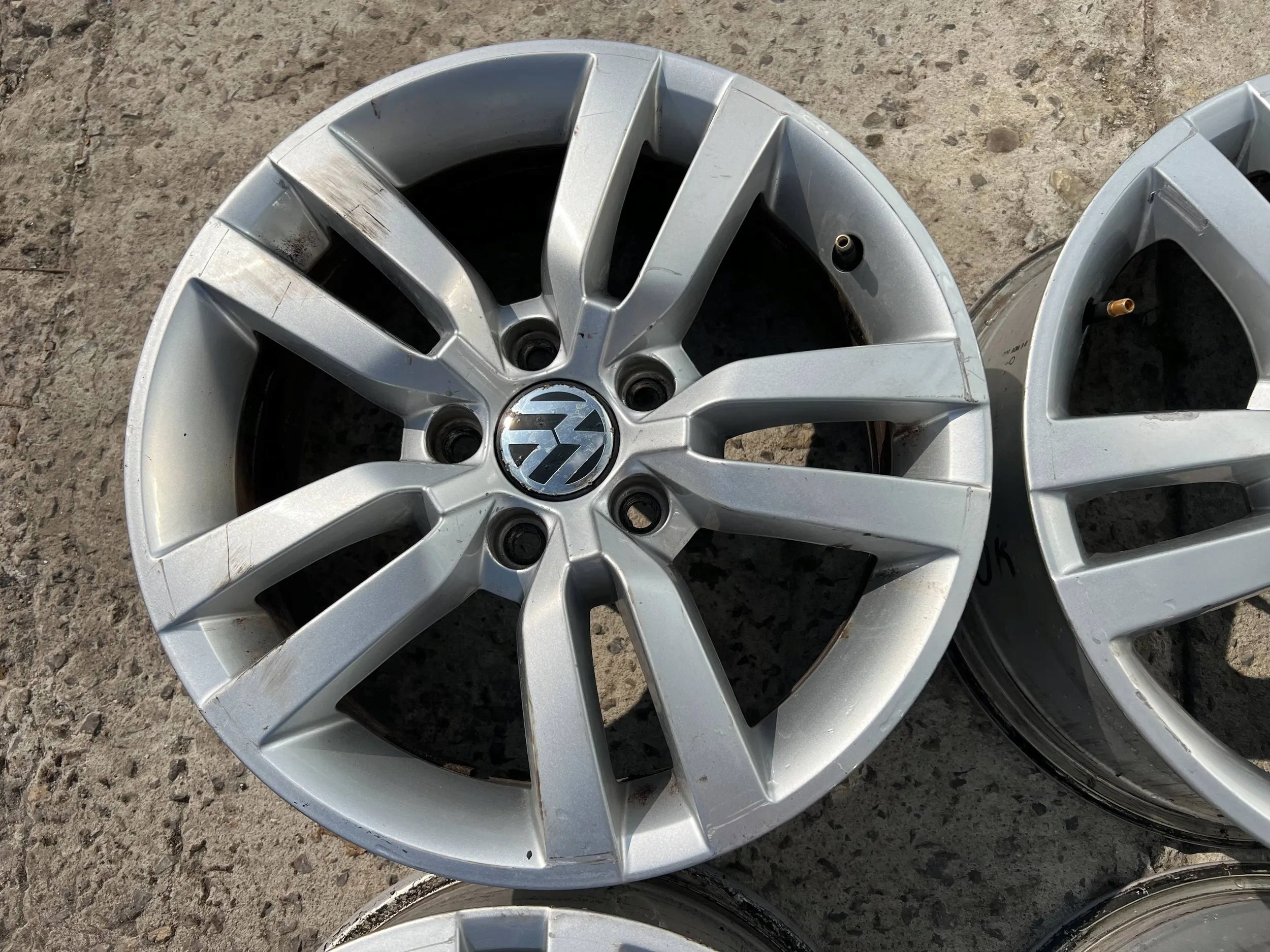 Alu Felge Volkswagen Tiguan Aluminum rim 16 Zoll 6.5J 5x112 5N0601025R