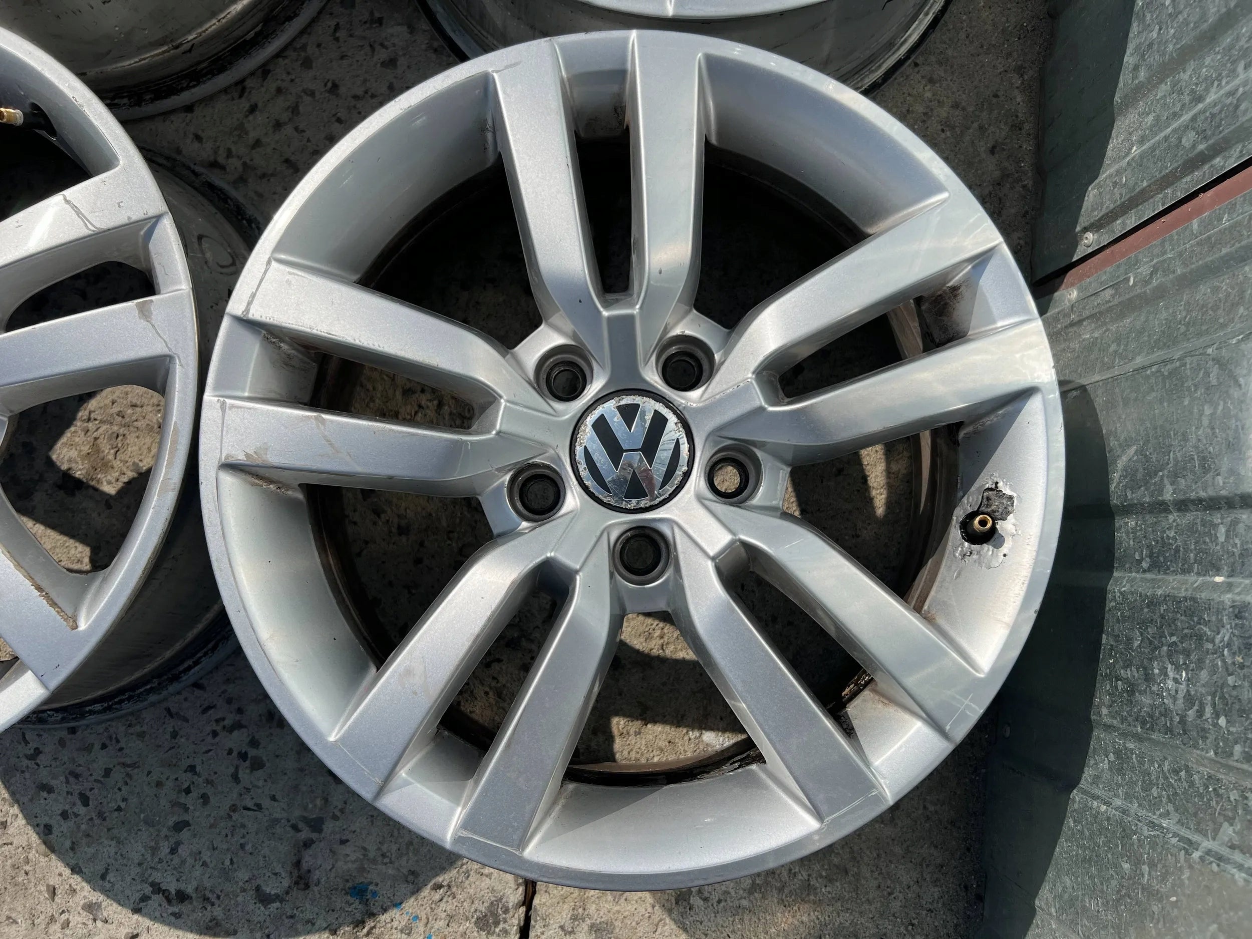 Alu Felge Volkswagen Tiguan Aluminum rim 16 Zoll 6.5J 5x112 5N0601025R