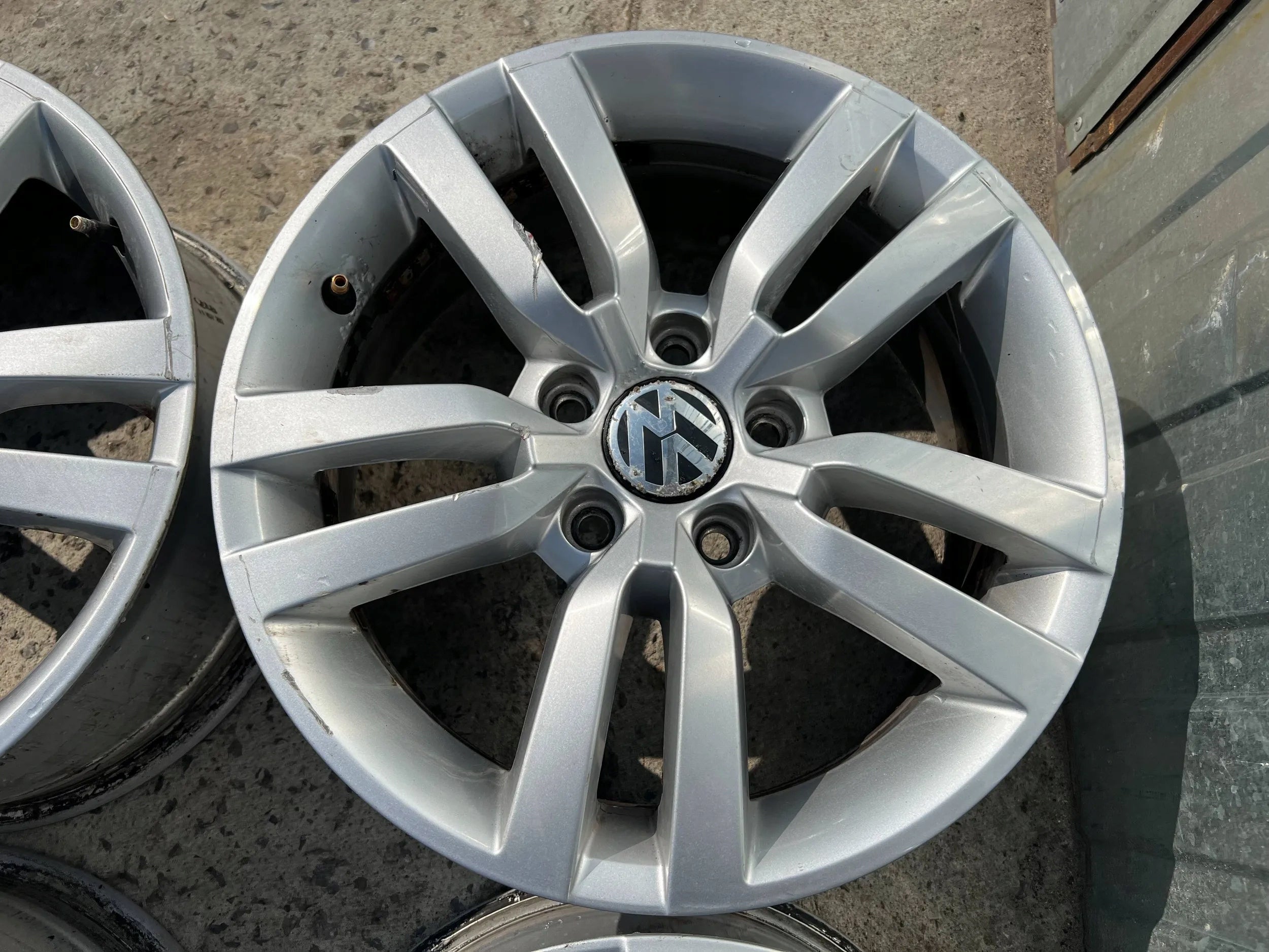 Alu Felge Volkswagen Tiguan Aluminum rim 16 Zoll 6.5J 5x112 5N0601025R