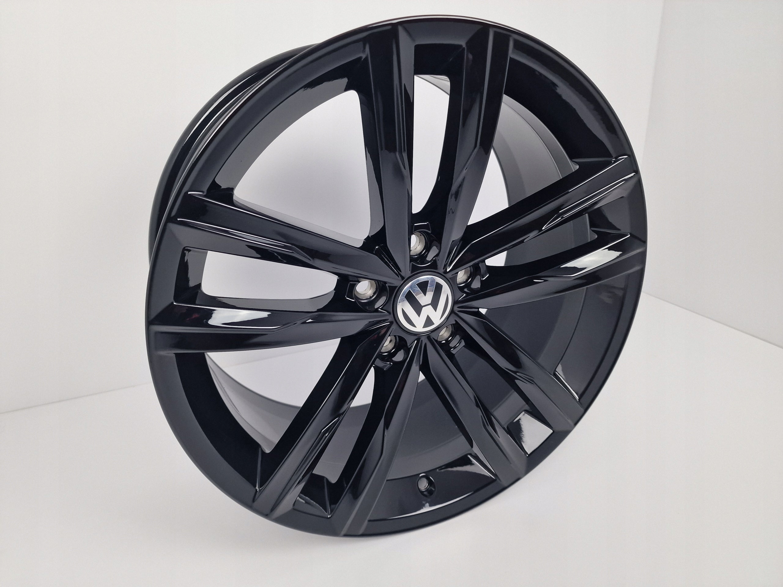 Alu Felge Volkswagen Sharan Tiguan Passat Golf 18 Zoll 8.0J 5x112 44ET