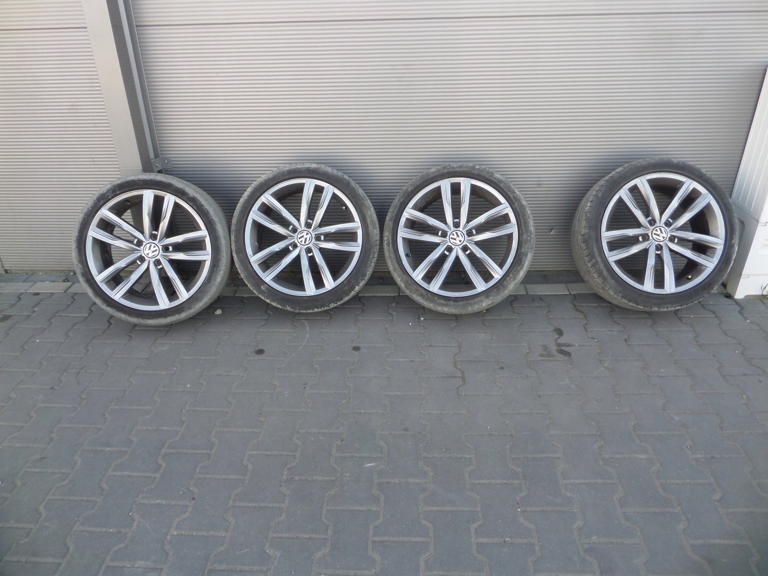  Alu Felge Volkswagen Caddy Aluminum rim 18 Zoll 8.0J 5x112 44ET 3G0601025H product image