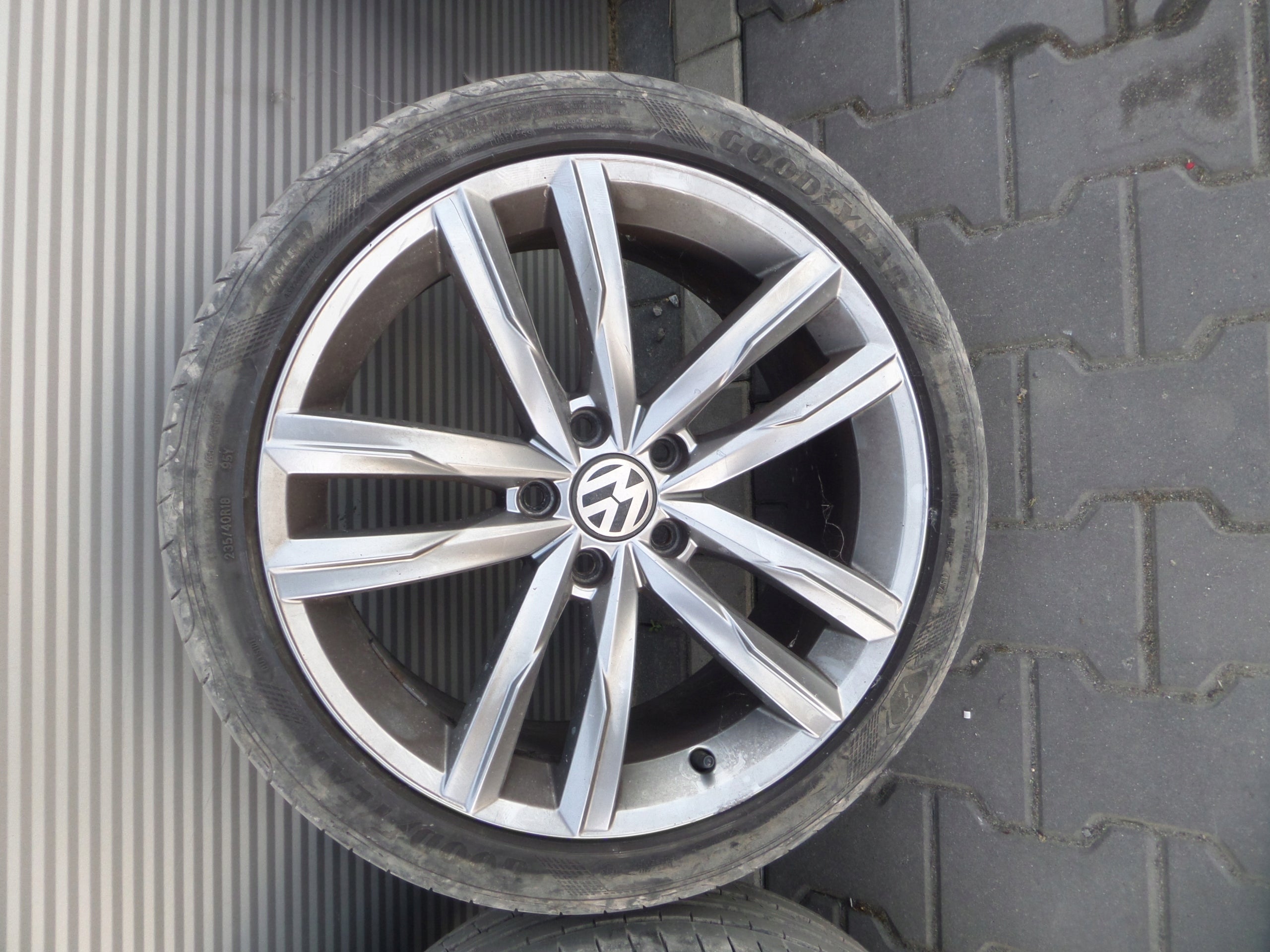 Alu Felge Volkswagen Caddy Aluminum rim 18 Zoll 8.0J 5x112 44ET 3G0601025H