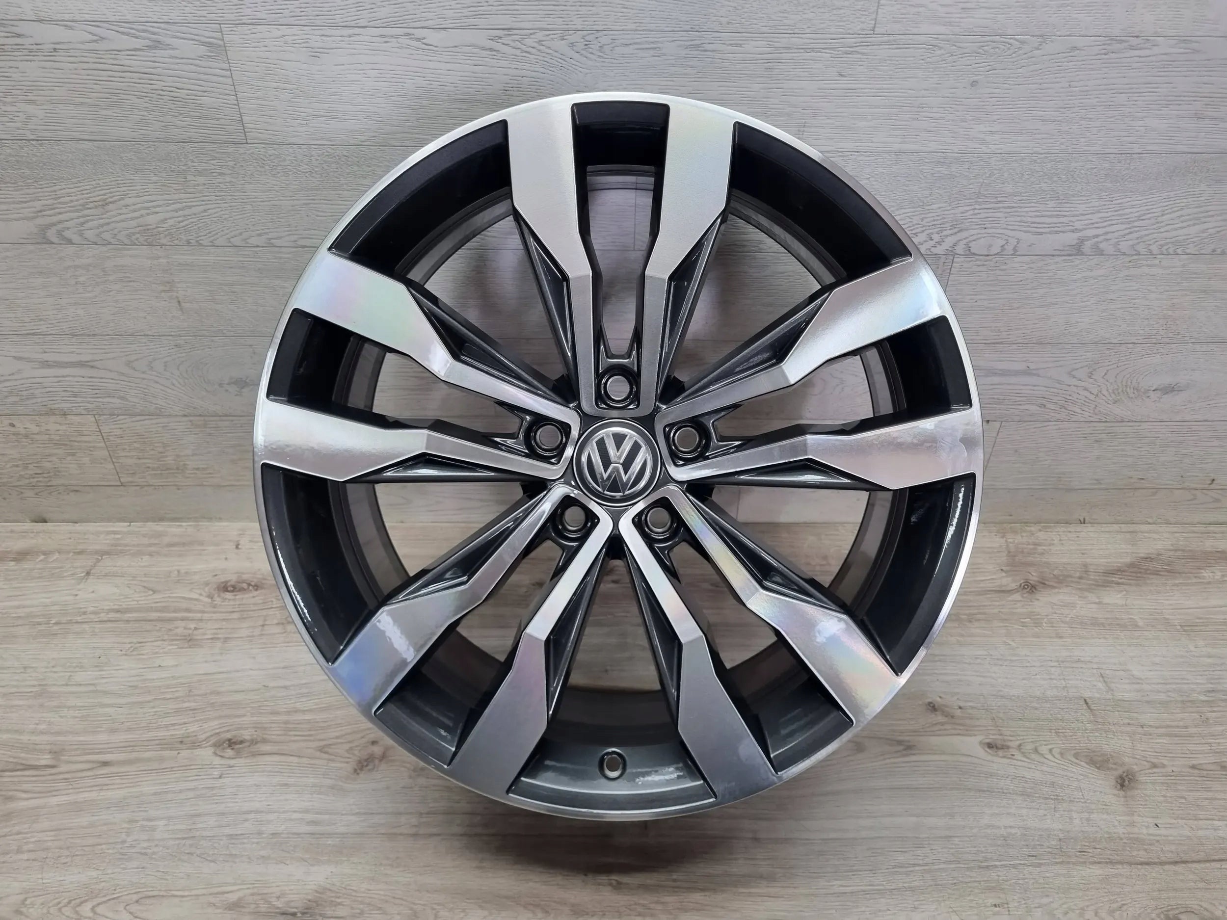 Alu Felge Volkswagen T4 Aluminum rim 19 Zoll 8.0J 5x112 47ET 2GA601025F