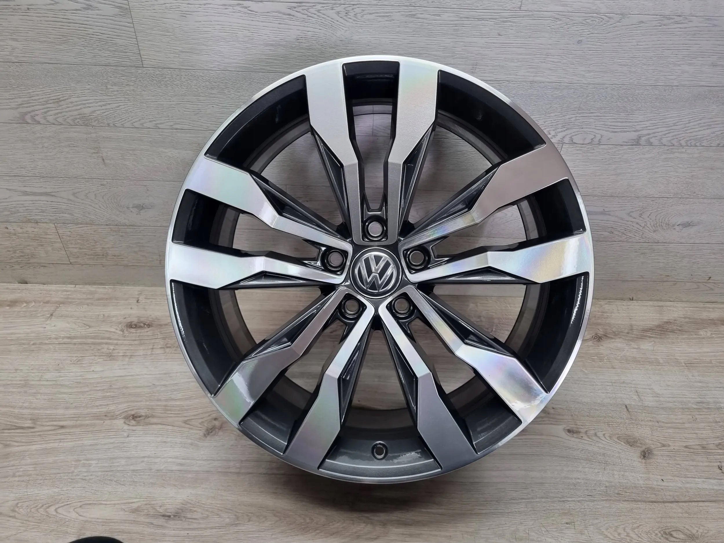 Alu Felge Volkswagen T4 Aluminum rim 19 Zoll 8.0J 5x112 47ET 2GA601025F