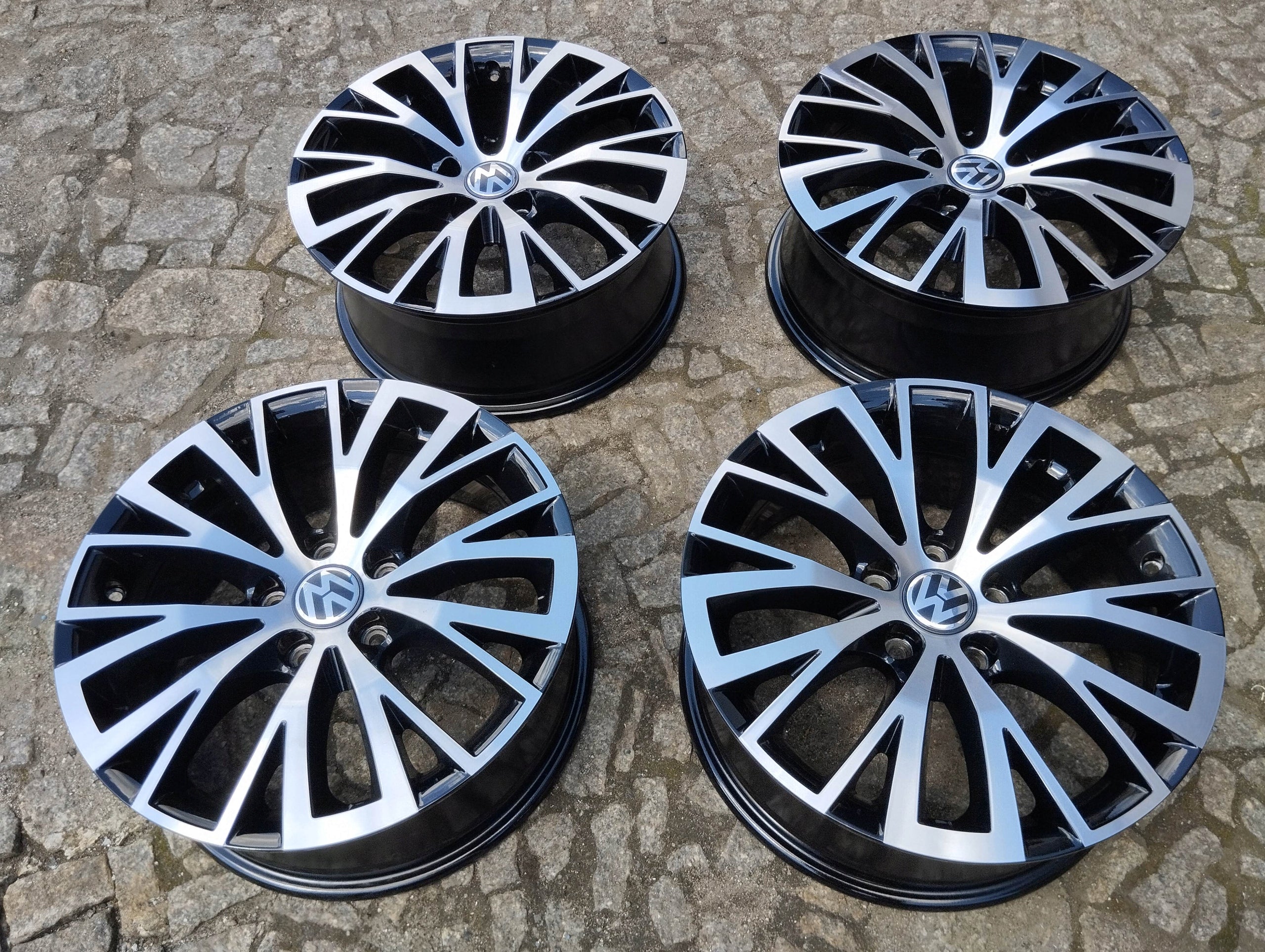 Alu Felge Volkswagen Sharan Passat 17 Zoll 7.0J 5x112 39ET 7N0601025D