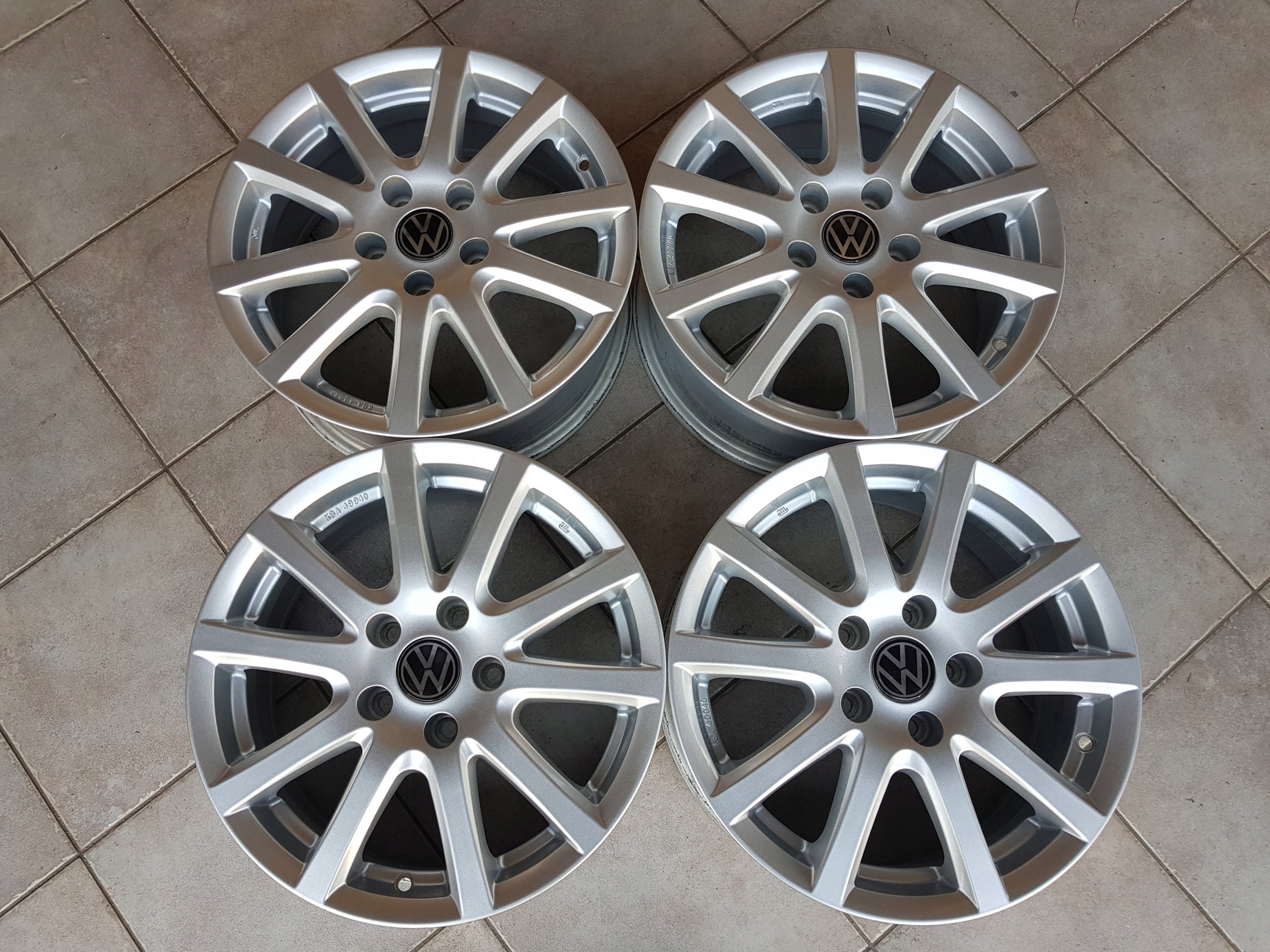 Alu Felge Volkswagen Tiguan T3 Sharan Passat 16 Zoll 7.0J 5x112 39ET