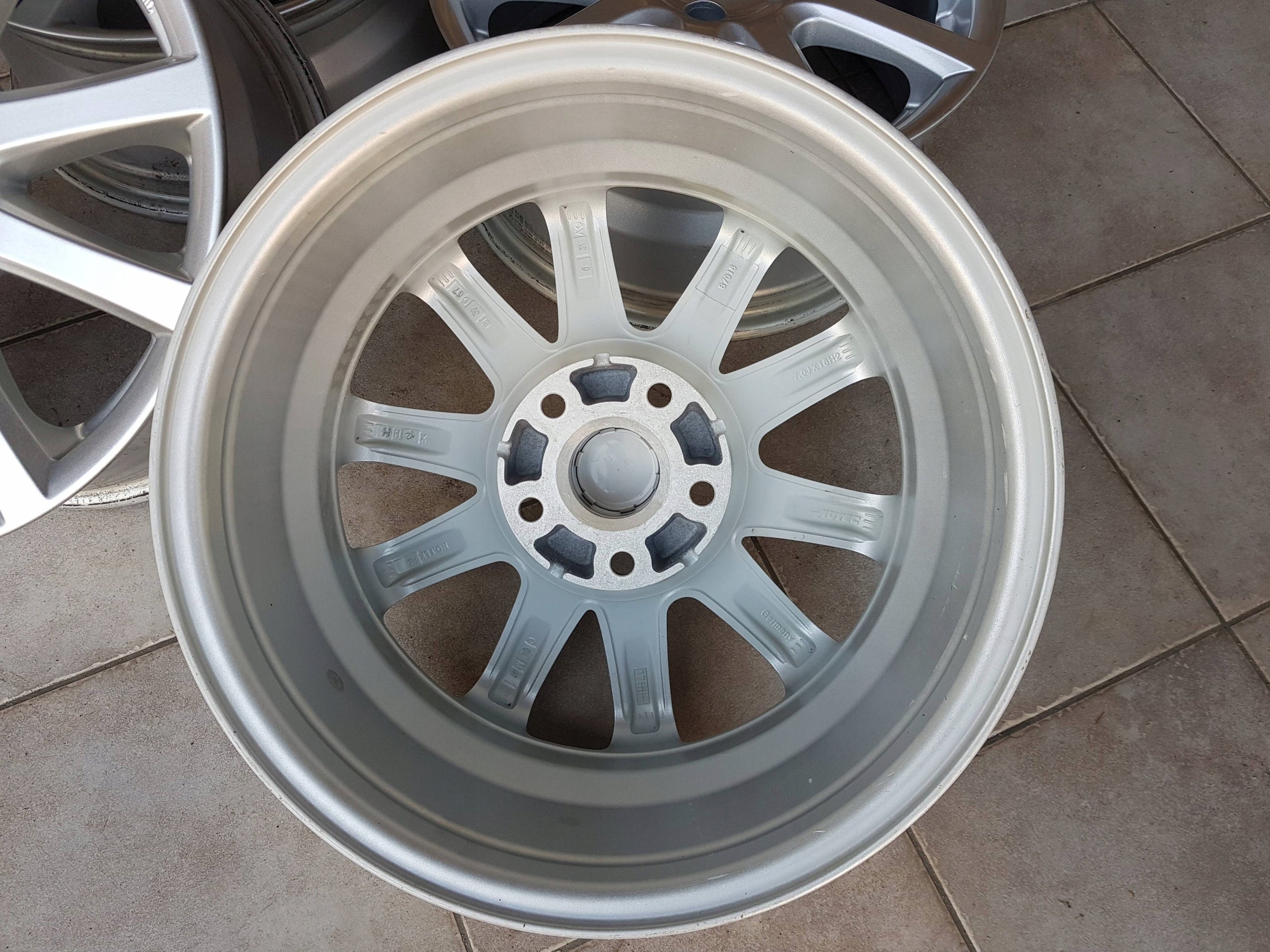 Alu Felge Volkswagen Tiguan T3 Sharan Passat 16 Zoll 7.0J 5x112 39ET