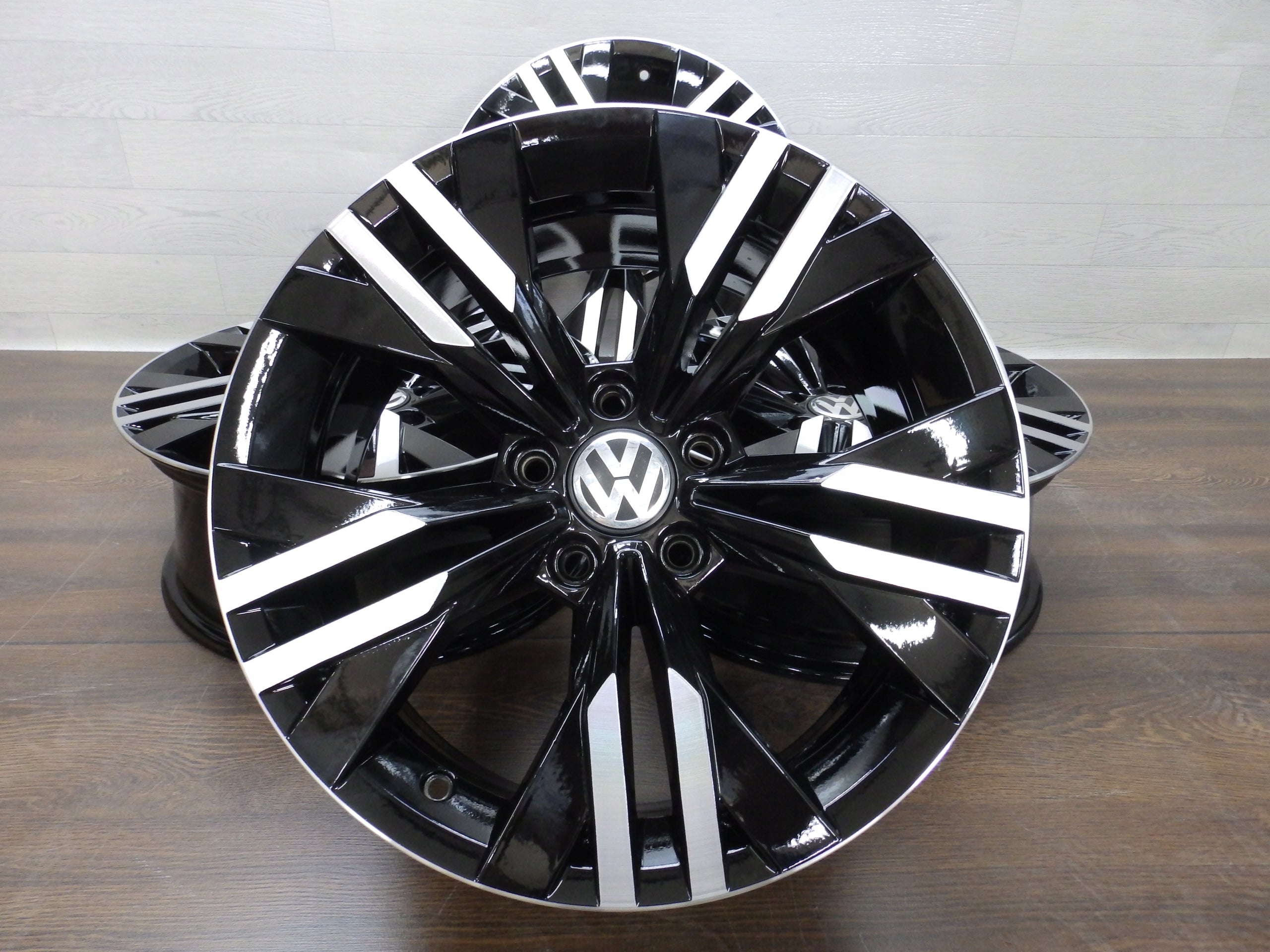 Alu Felge Volkswagen T3 Passat Aluminum rim 17 Zoll 7.0J 5x112 38ET 3G0601025