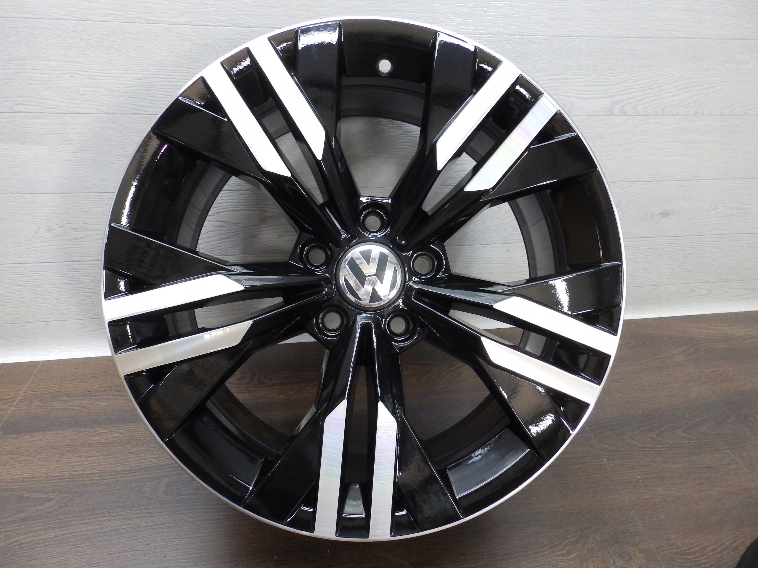 Alu Felge Volkswagen T3 Passat Aluminum rim 17 Zoll 7.0J 5x112 38ET 3G0601025