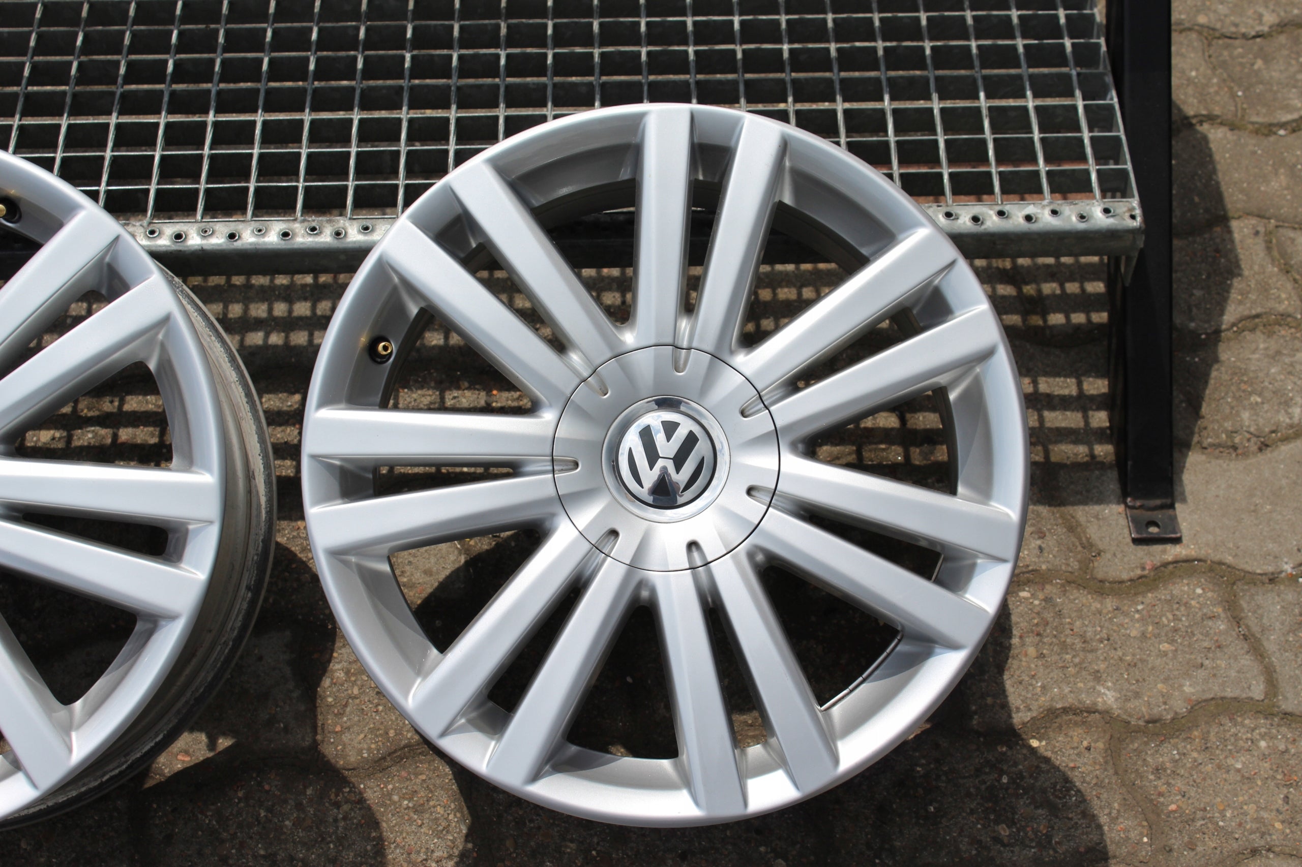 Alu Felge Volkswagen Passat Touran T4 17 Zoll 7.0J 5x112 47ET 1T0601025F