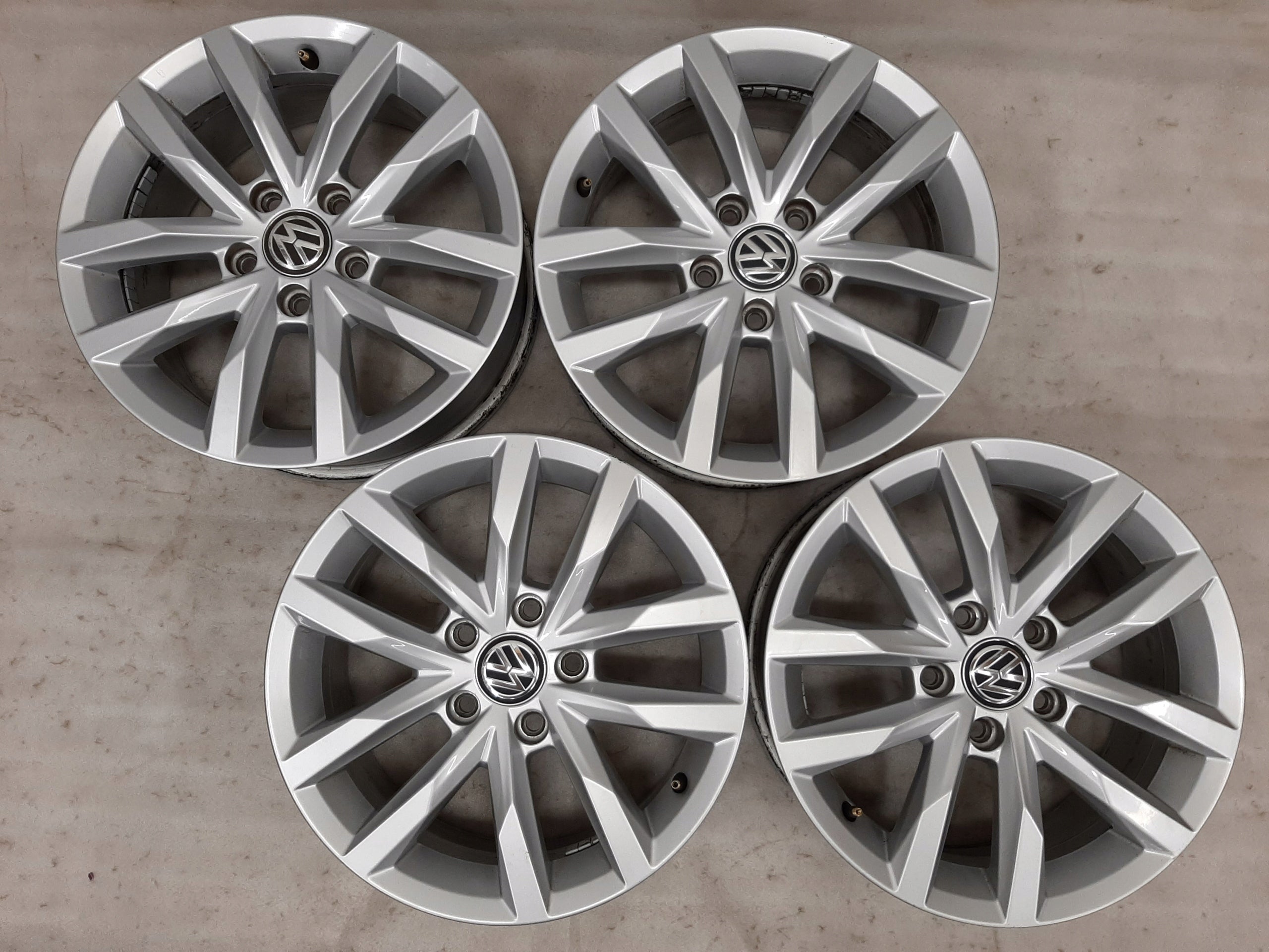 Alu Felge Volkswagen T4 Passat Aluminum rim 16 Zoll 6.5J 5x112 41ET 3G0601025