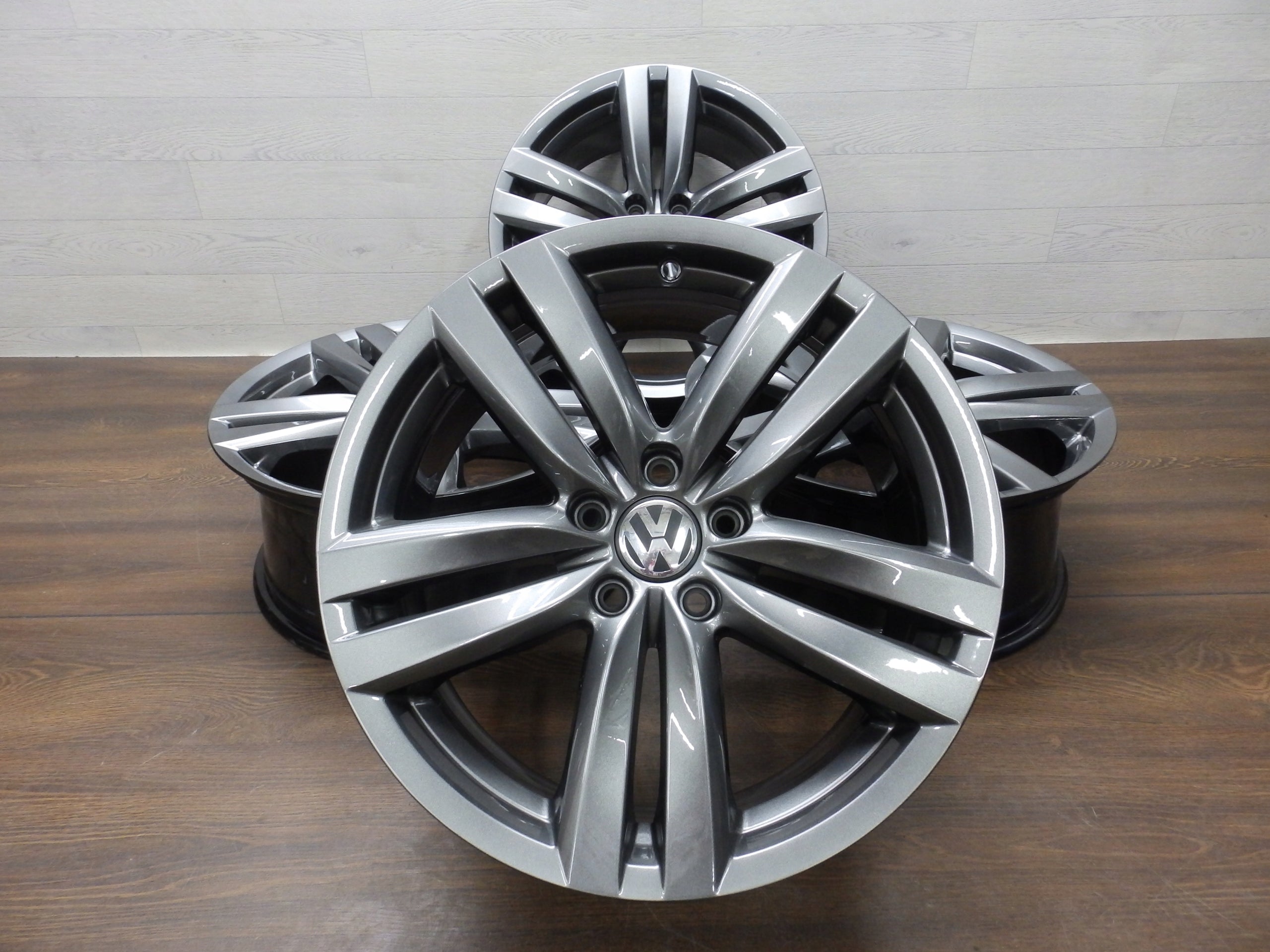  Alu Felge Volkswagen Passat T4 18 Zoll 8.0J 5x112 44ET 3AA601025H product image