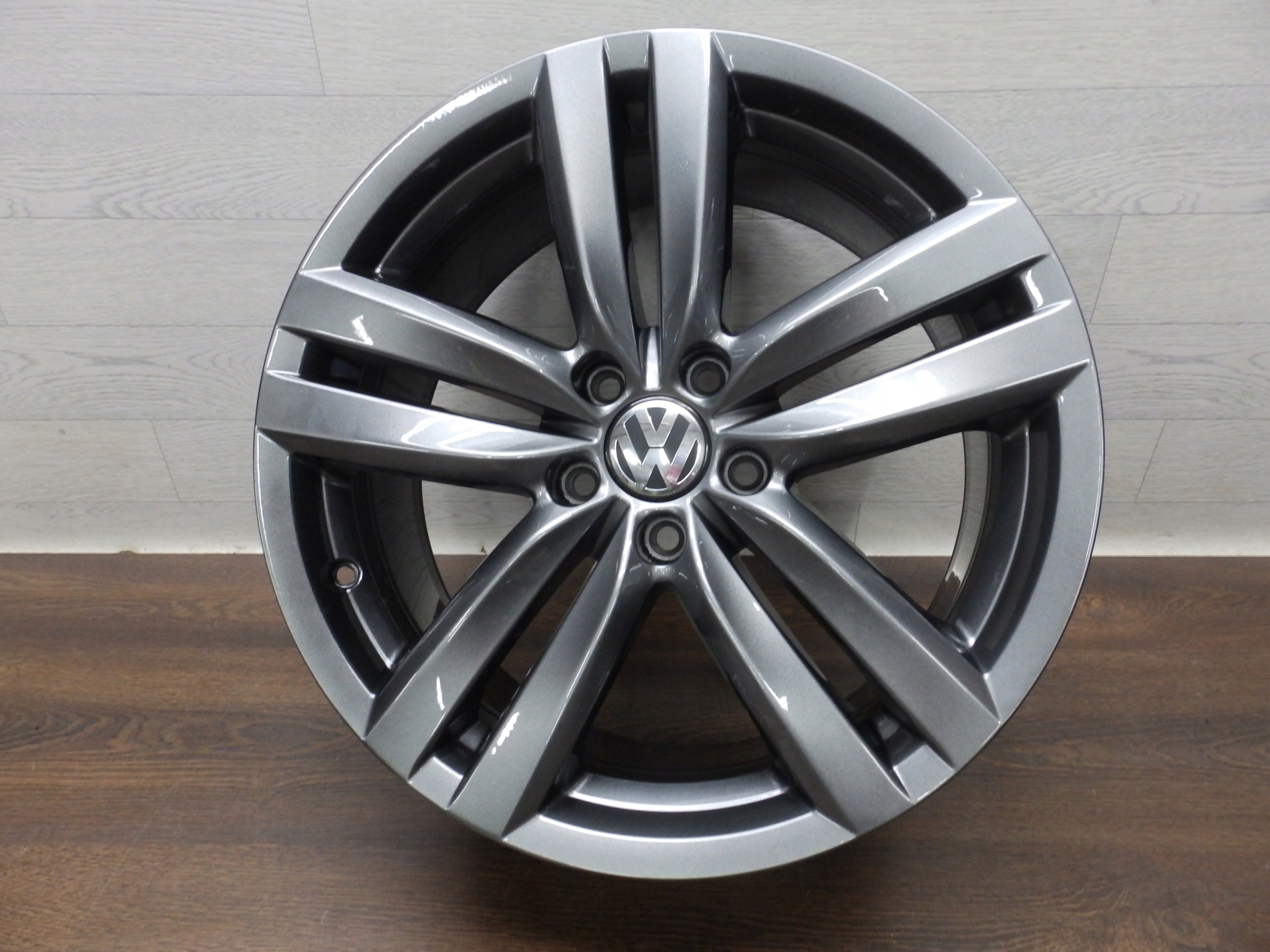 Alu Felge Volkswagen Passat T4 18 Zoll 8.0J 5x112 44ET 3AA601025H