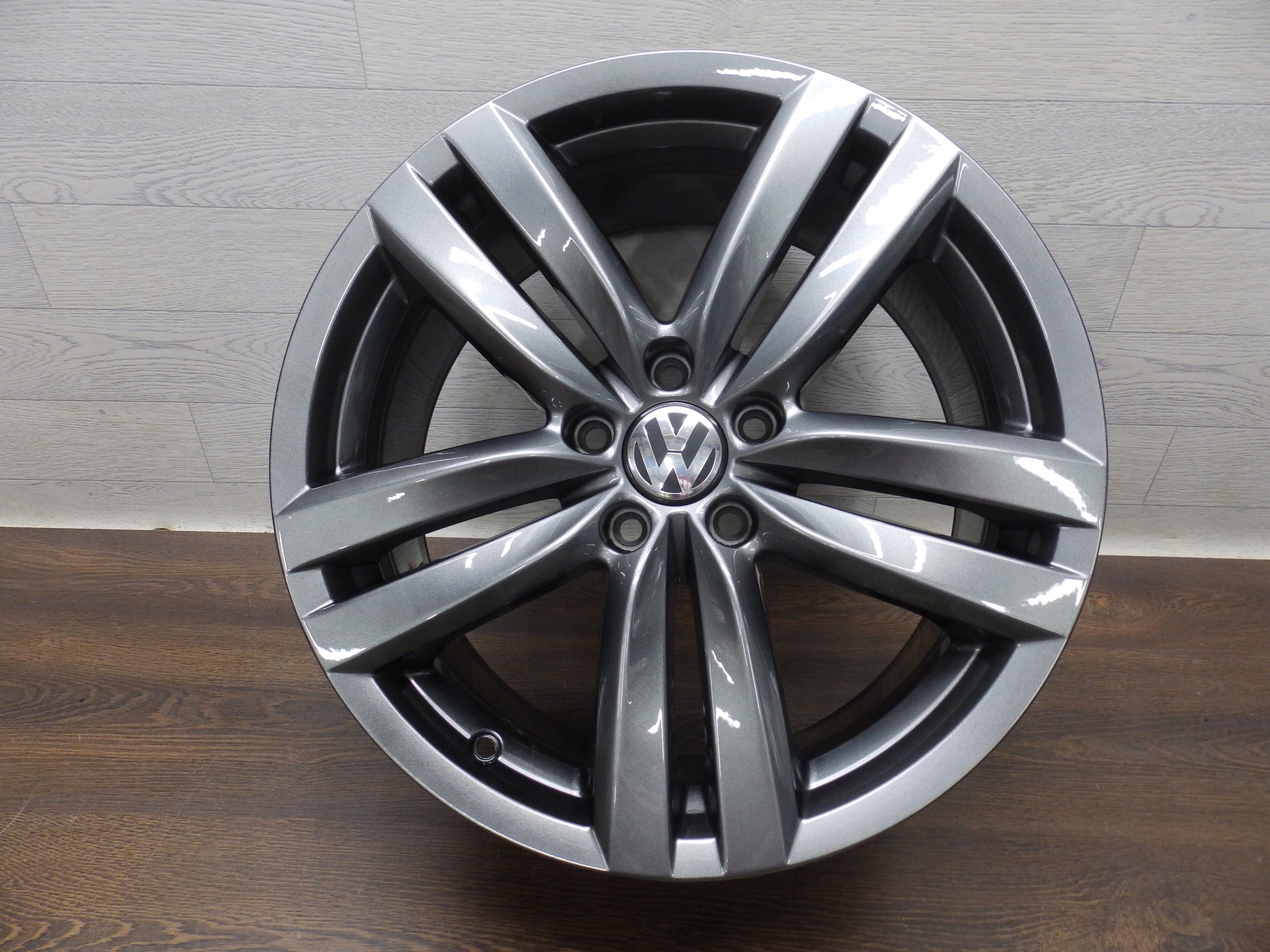 Alu Felge Volkswagen Passat T4 18 Zoll 8.0J 5x112 44ET 3AA601025H