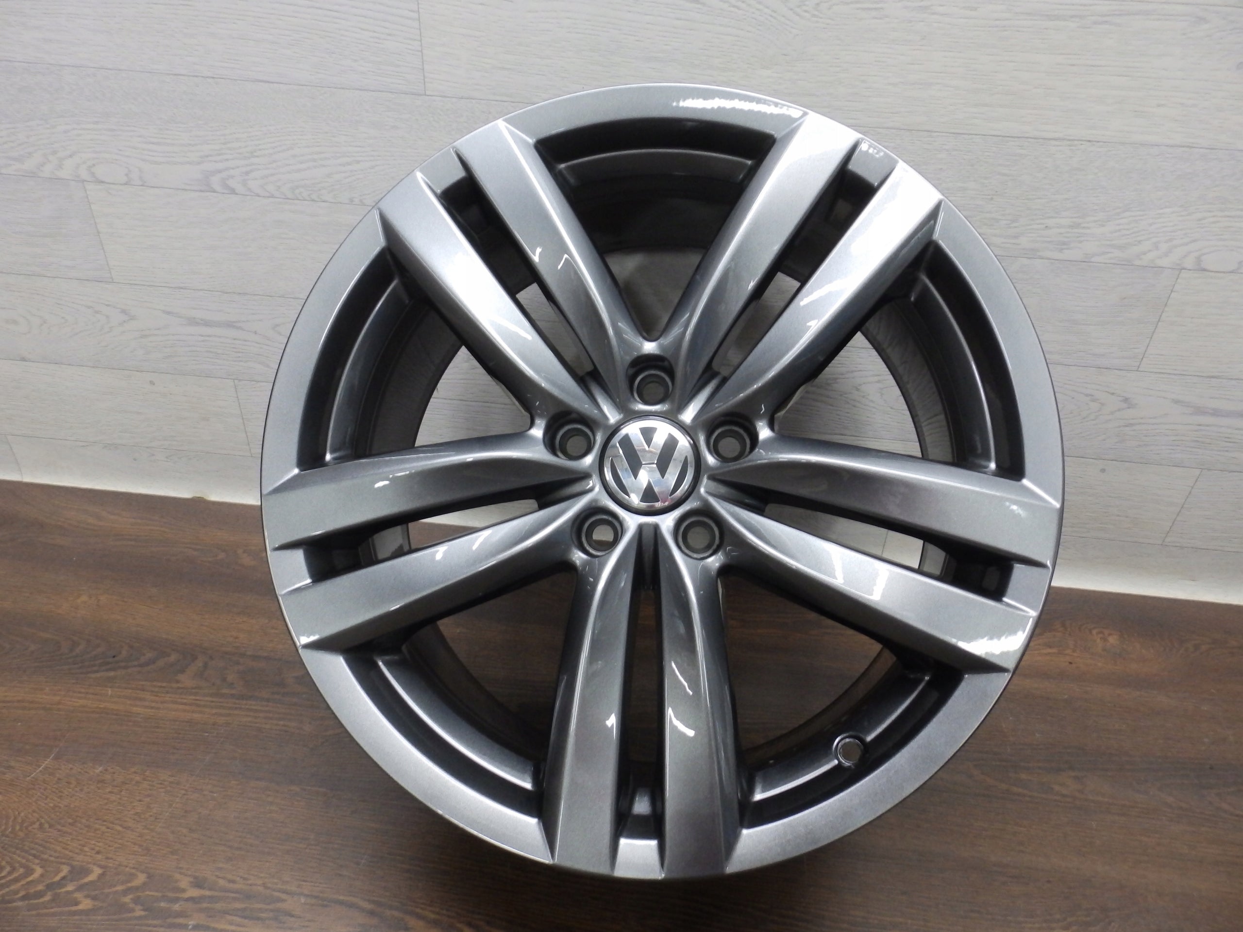 Alu Felge Volkswagen Passat T4 18 Zoll 8.0J 5x112 44ET 3AA601025H