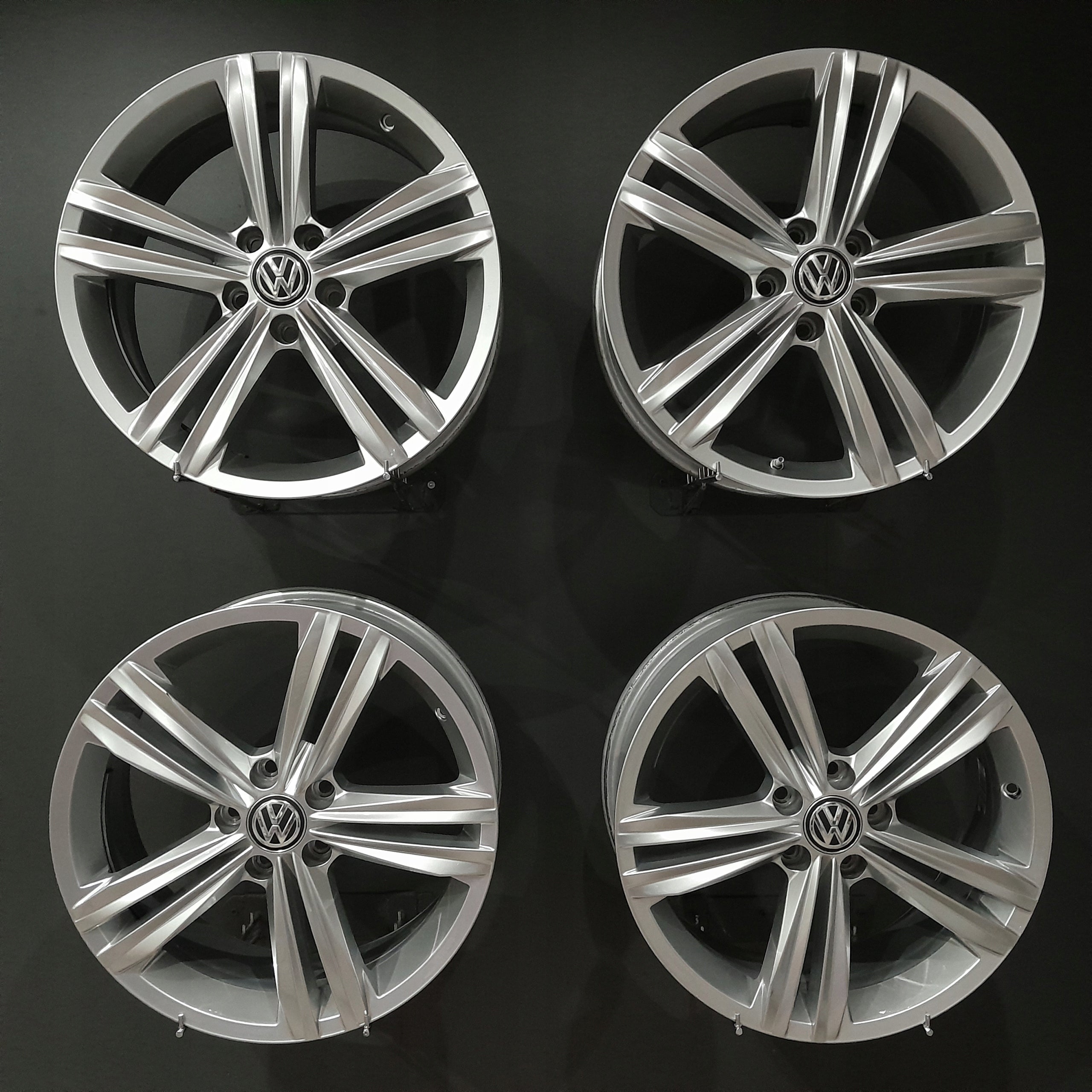  Alu Felge Volkswagen Tiguan Passat 18 Zoll 7.0J 5x112 43ET 5NA601025M product image