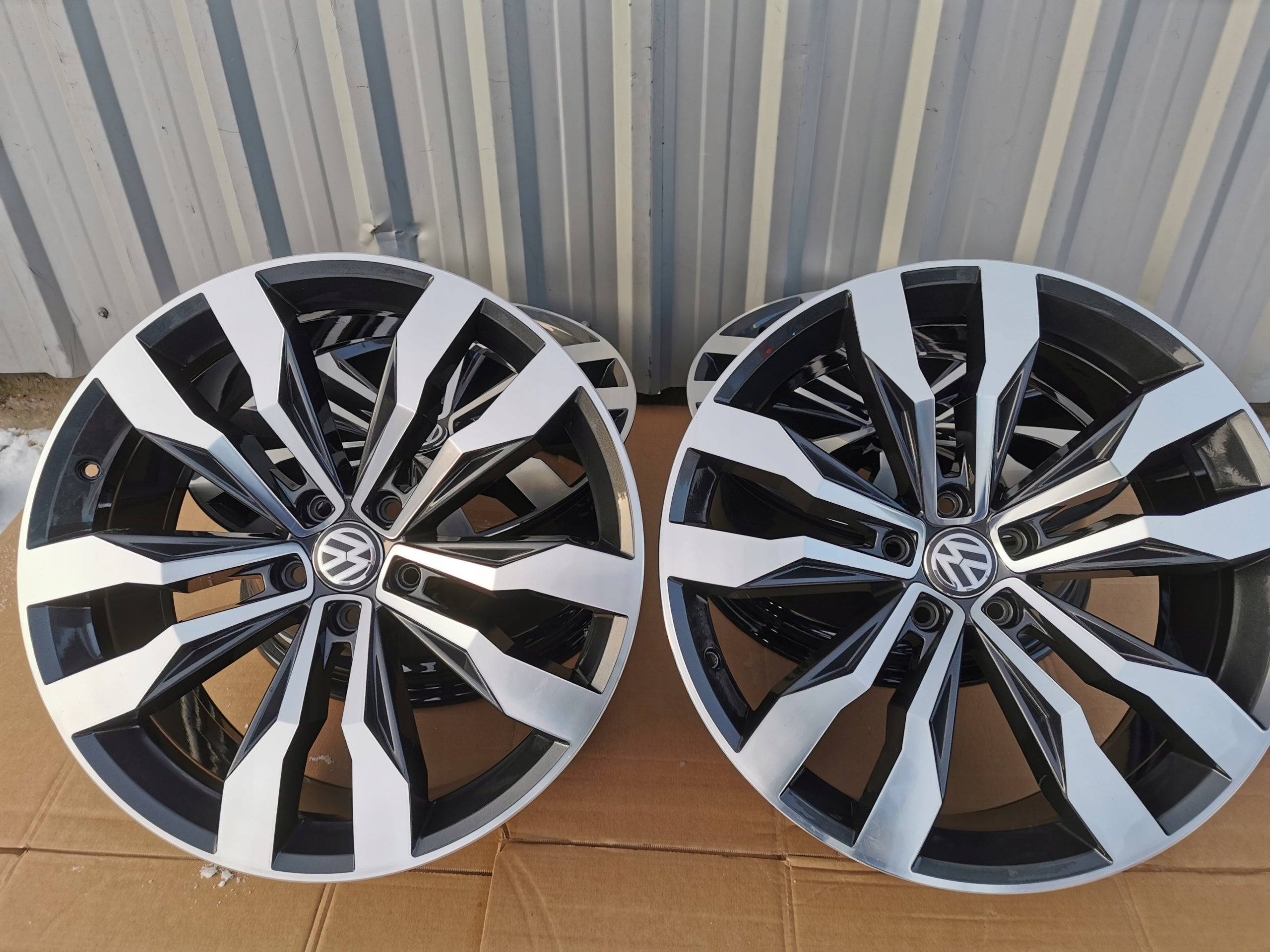 Alu Felge Volkswagen T3 Tiguan Passat 20 Zoll 8.5J 5x112 38ET 5NA601025GS