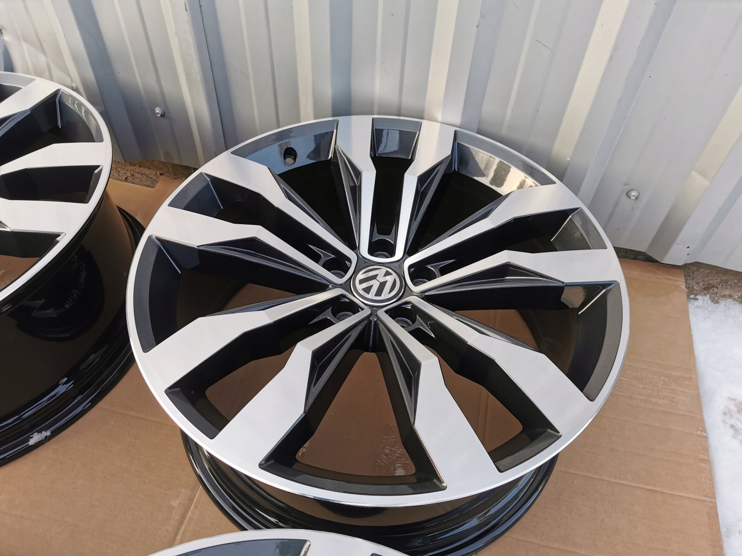 Alu Felge Volkswagen T3 Tiguan Passat 20 Zoll 8.5J 5x112 38ET 5NA601025GS