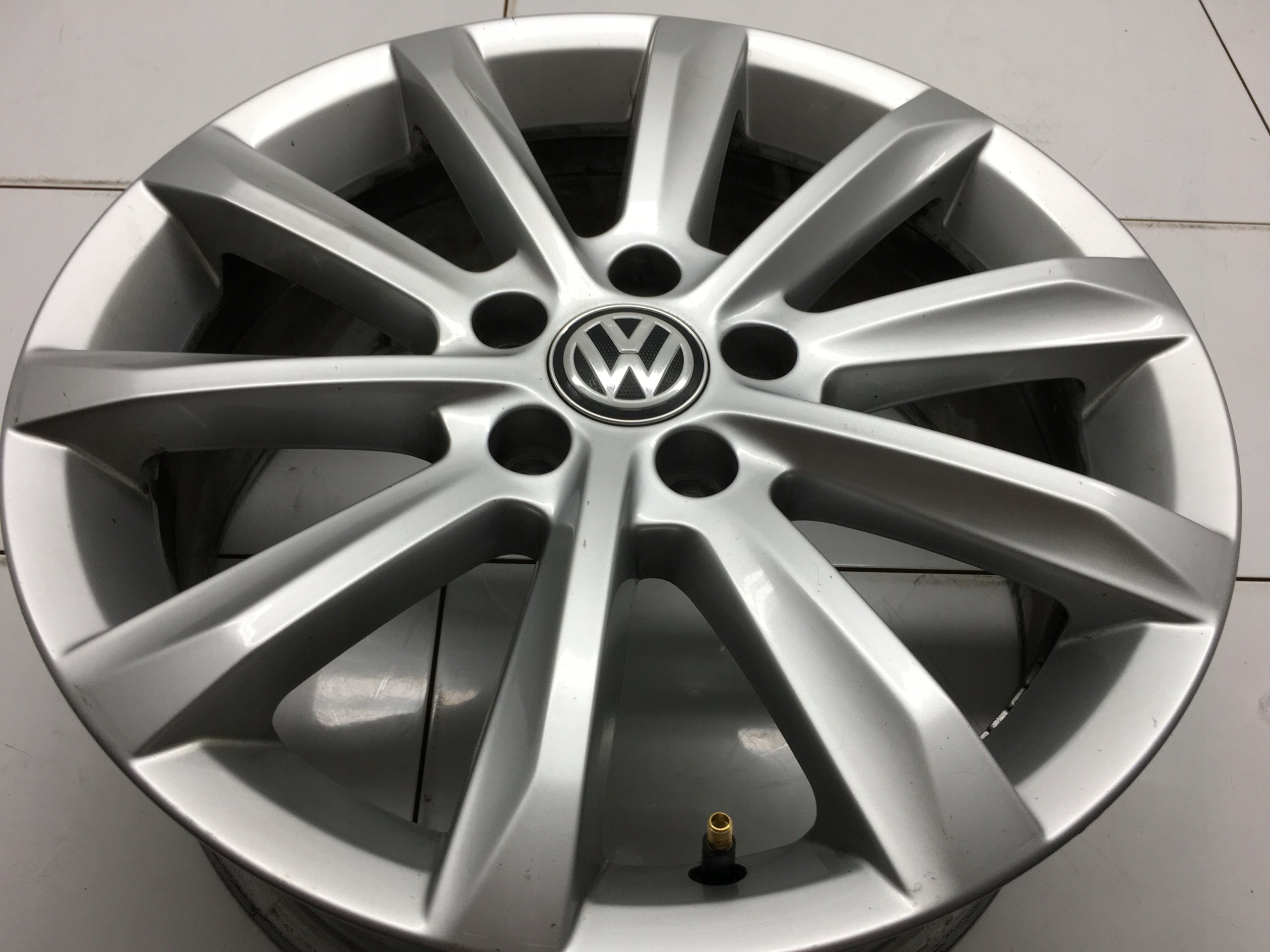 Alu Felge Volkswagen Tiguan Passat Aluminum rim 17 Zoll 6.5J 5x112 33ET