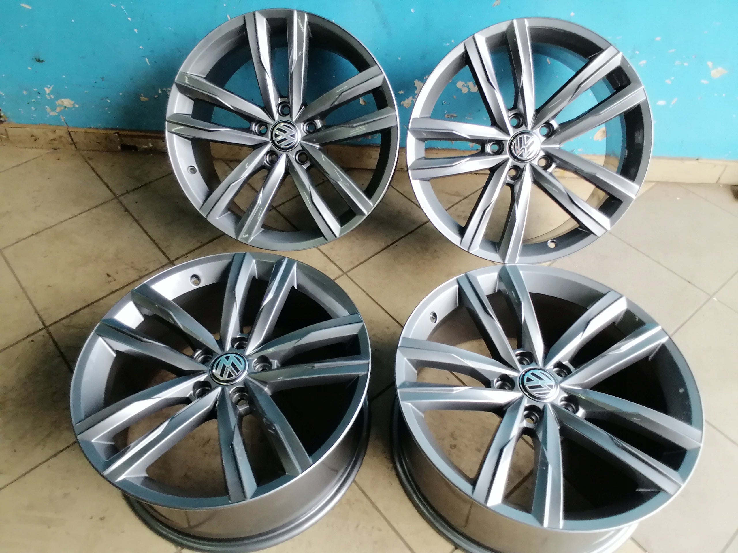 Alu Felge Volkswagen Passat Aluminum rim 18 Zoll 8.0J 5x112 44ET 3G0601025K