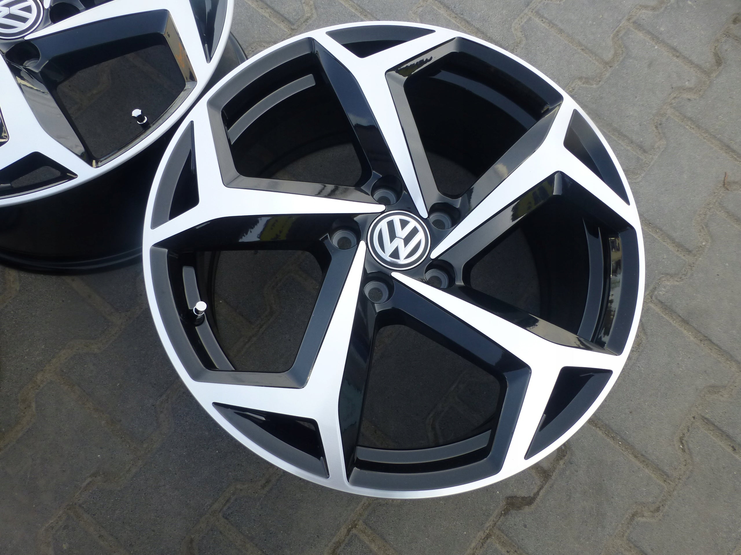  Alu Felge Volkswagen Passat Aluminum rim 18 Zoll 8.0J 5x112 44ET 3G0601025BG product image