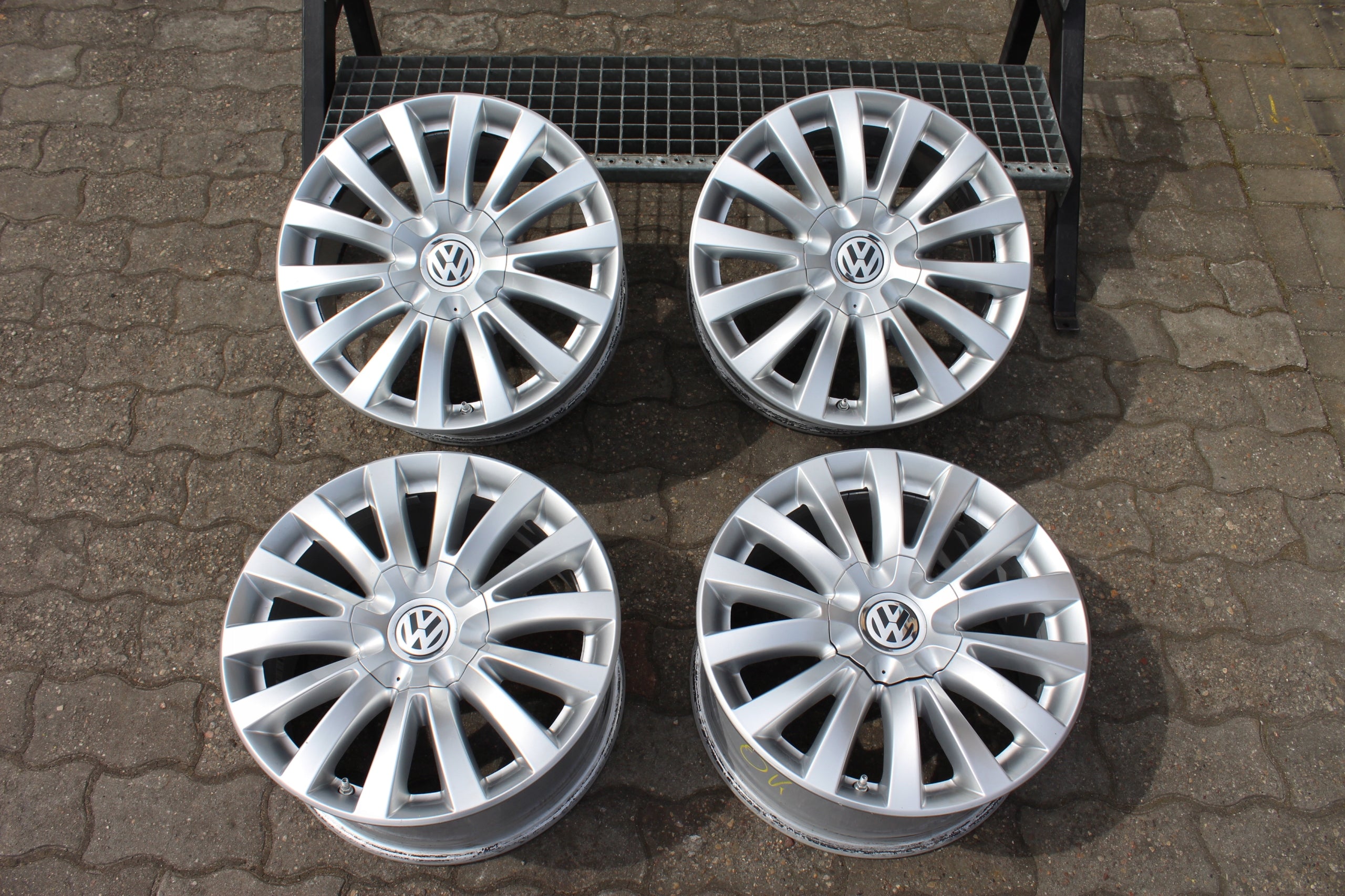 Alu Felge Volkswagen Phaeton T4 17 Zoll 7.5J 5x112 40ET 3D0601025AN