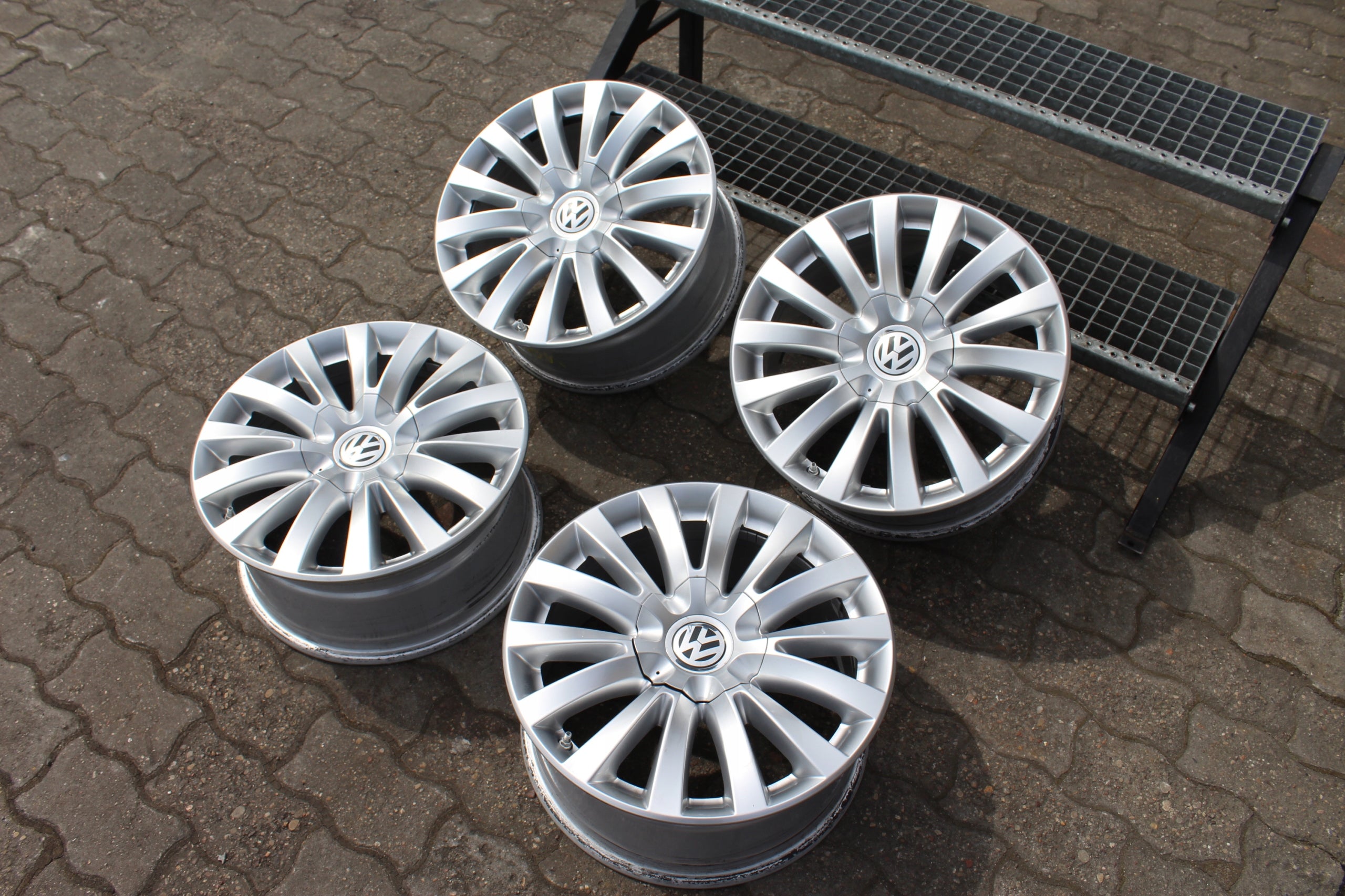 Alu Felge Volkswagen Phaeton T4 17 Zoll 7.5J 5x112 40ET 3D0601025AN