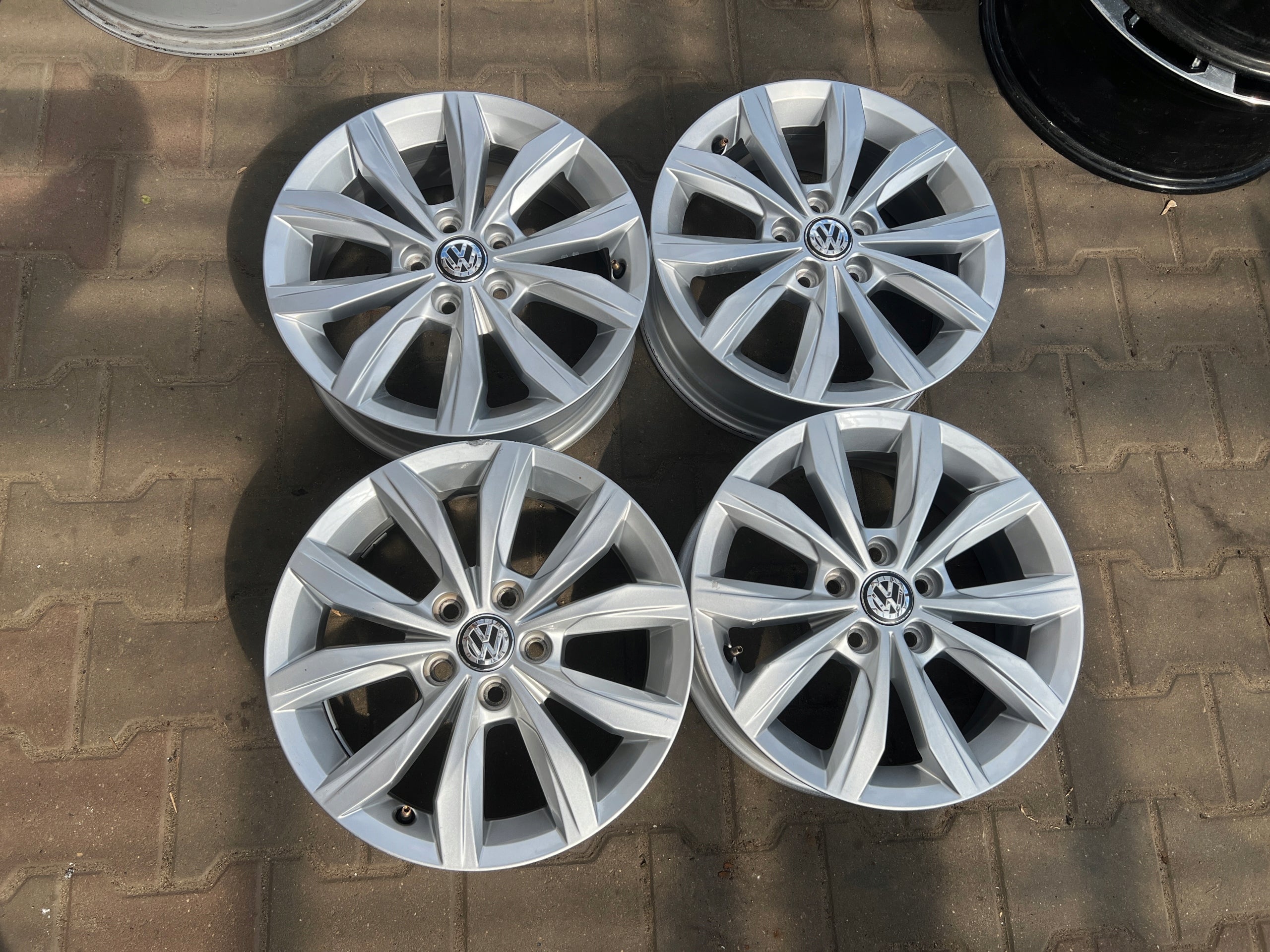 Alu Felge Volkswagen Polo T4 Aluminum rim 15 Zoll 5.5J 5x100 40ET 2G0601025