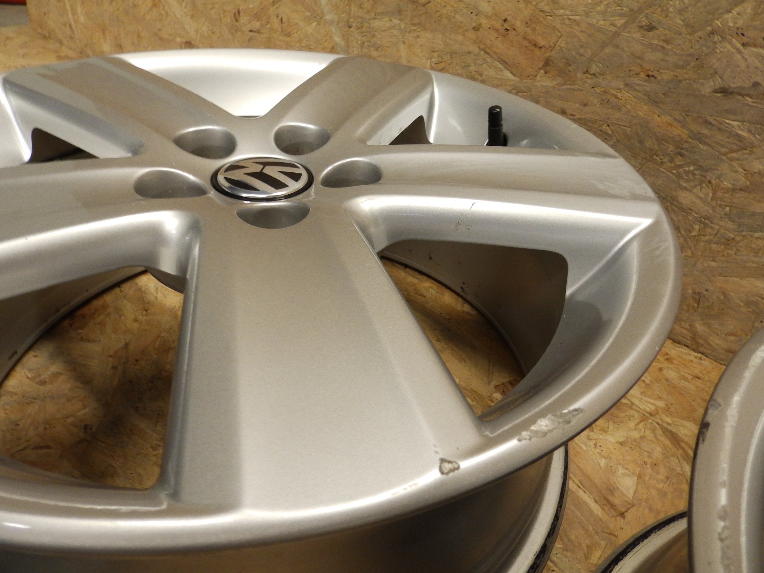 Alu Felge Volkswagen Polo T4 Aluminum rim 16 Zoll 6.5J 5x100 43ET