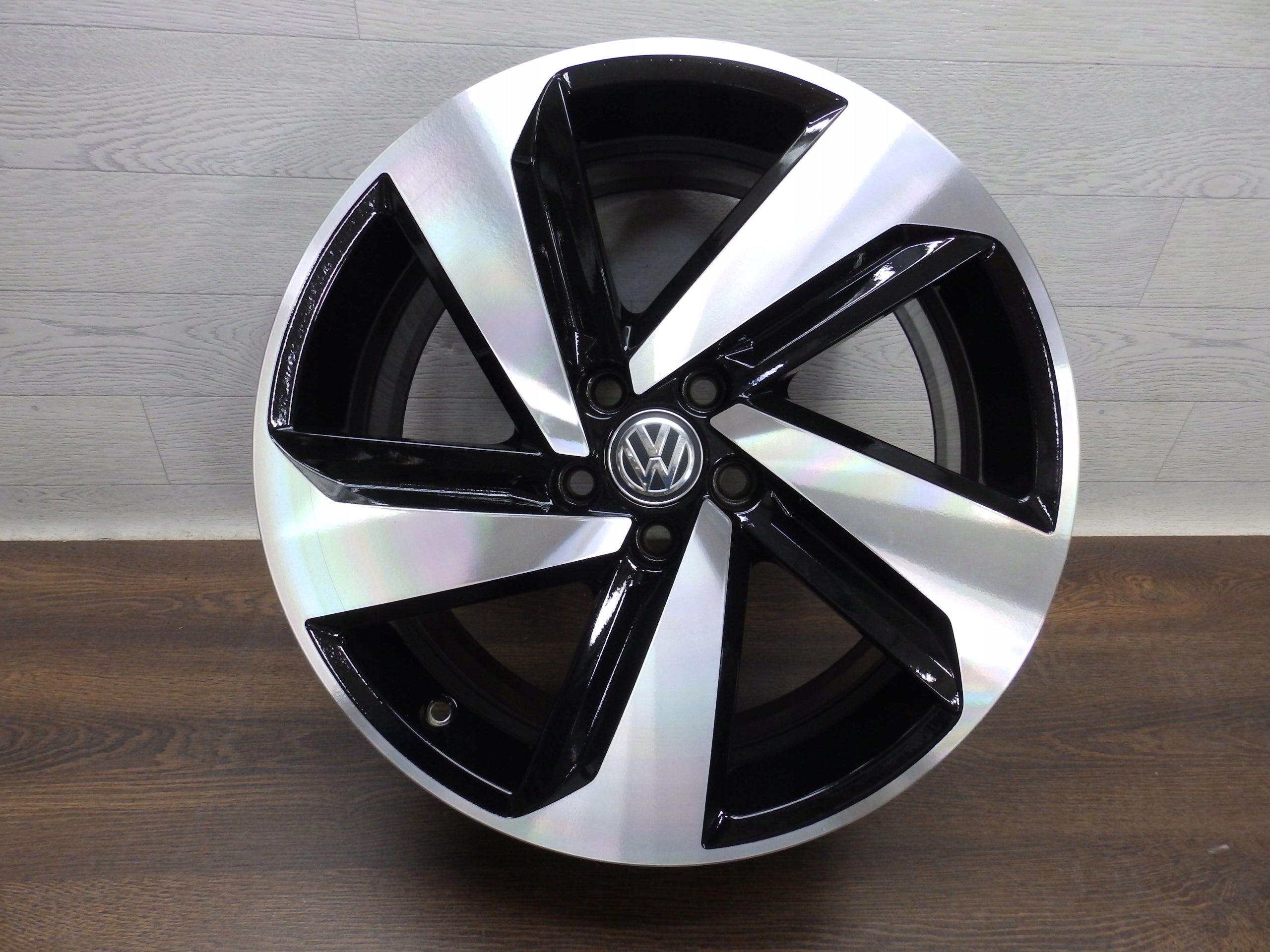 Alu Felge Volkswagen Polo T5 Aluminum rim 17 Zoll 7.5J 5x100 51ET 2G0601025AB